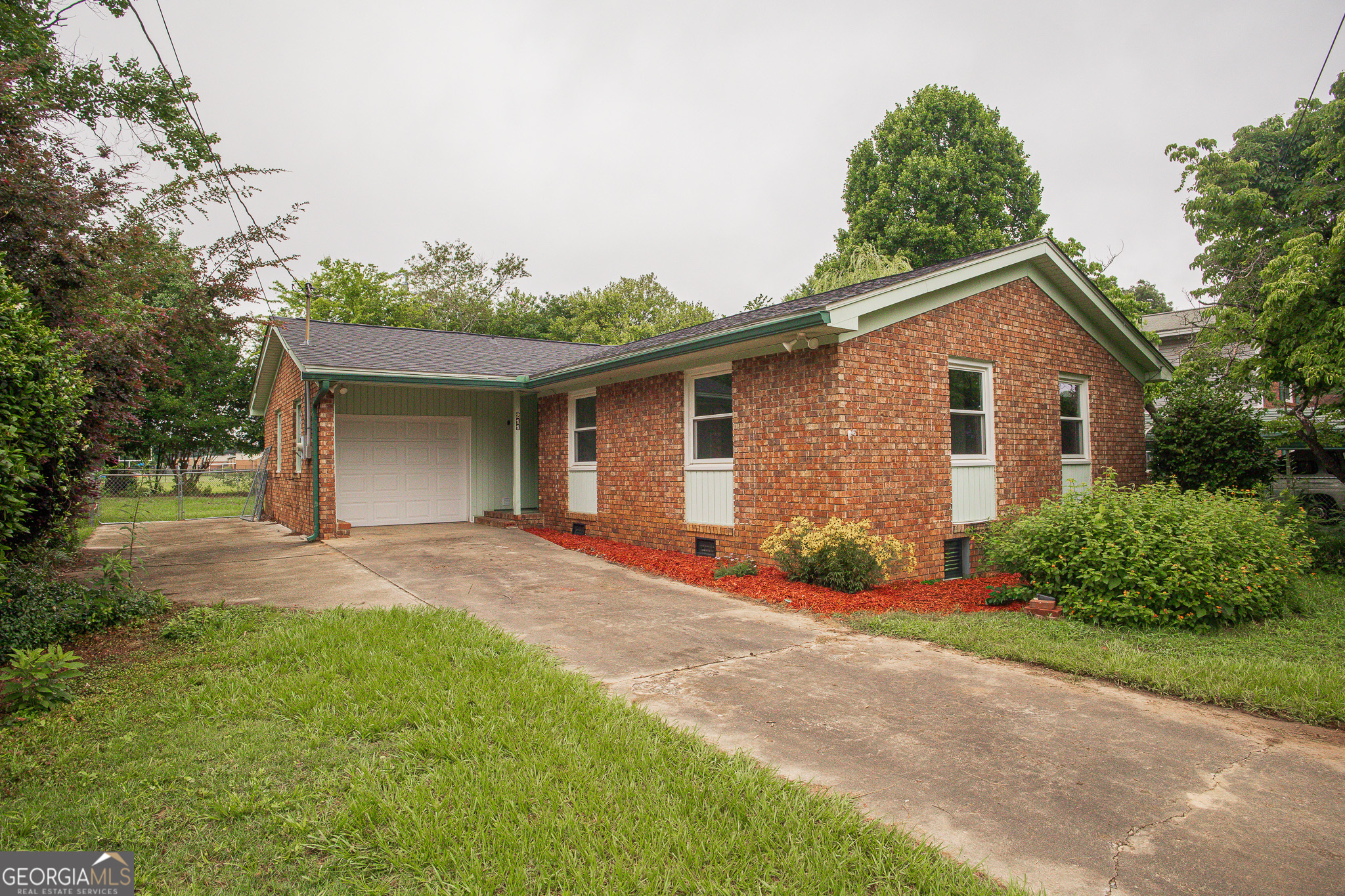 211 Sunnydale Drive