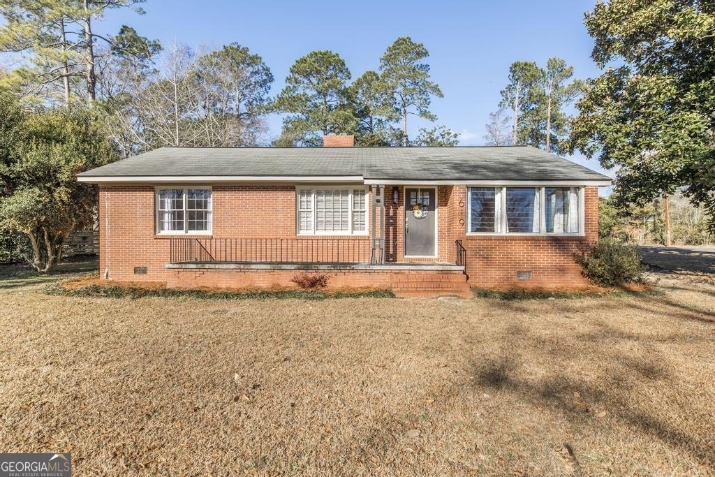 619 Hillcrest Avenue