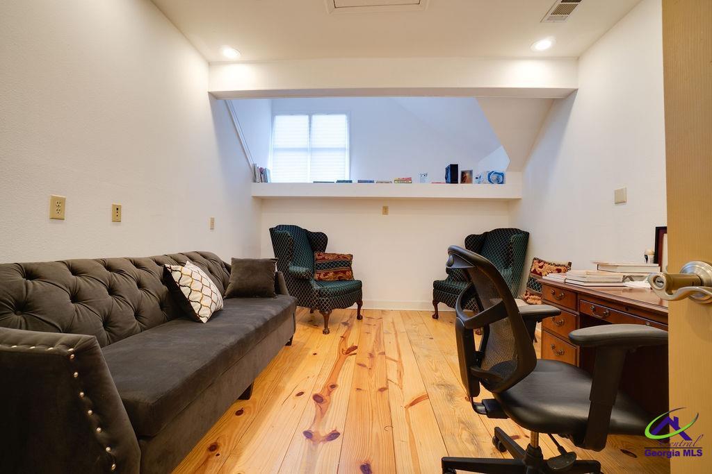 110 Kellwood Drive