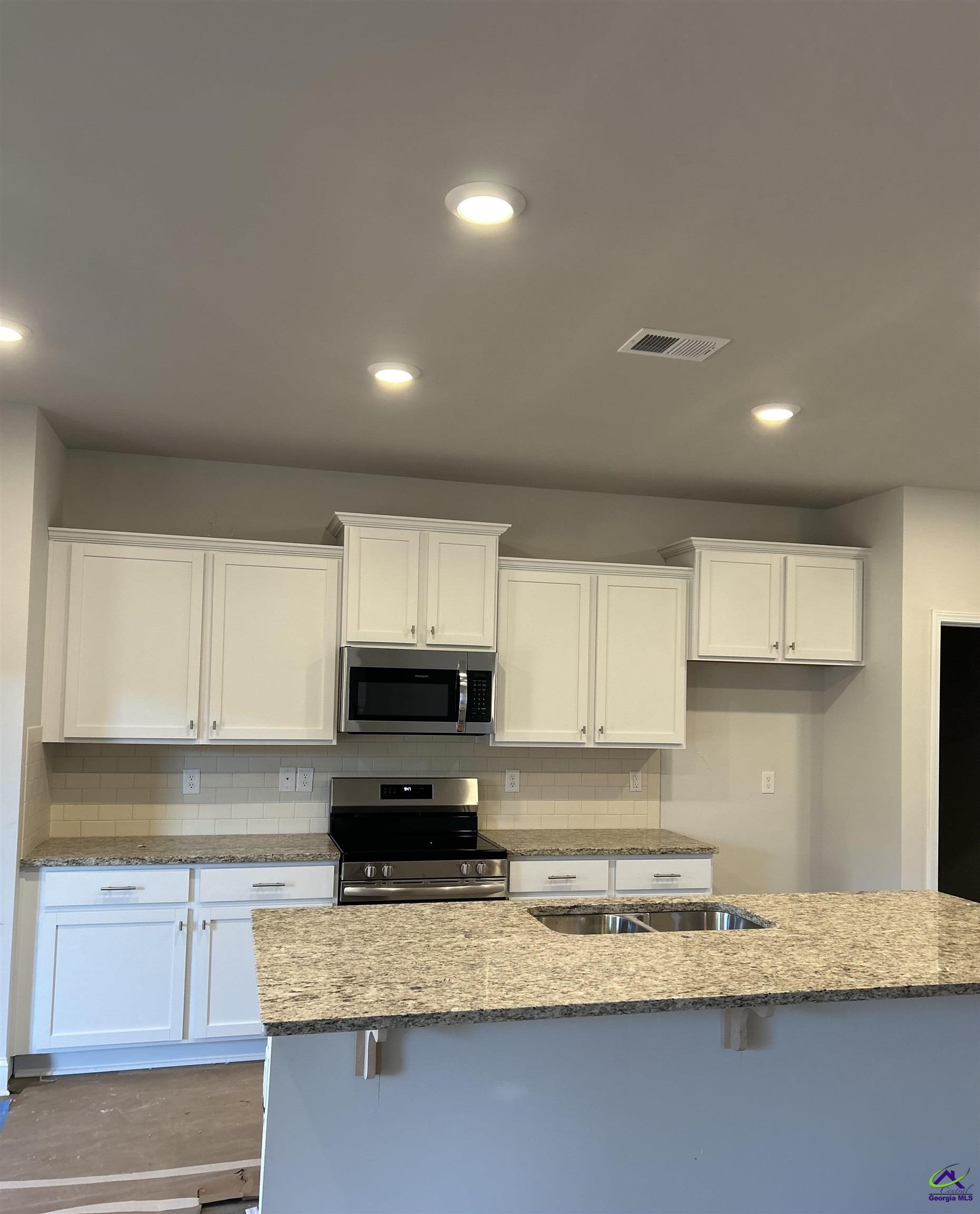 1305 Barrington Place Cove