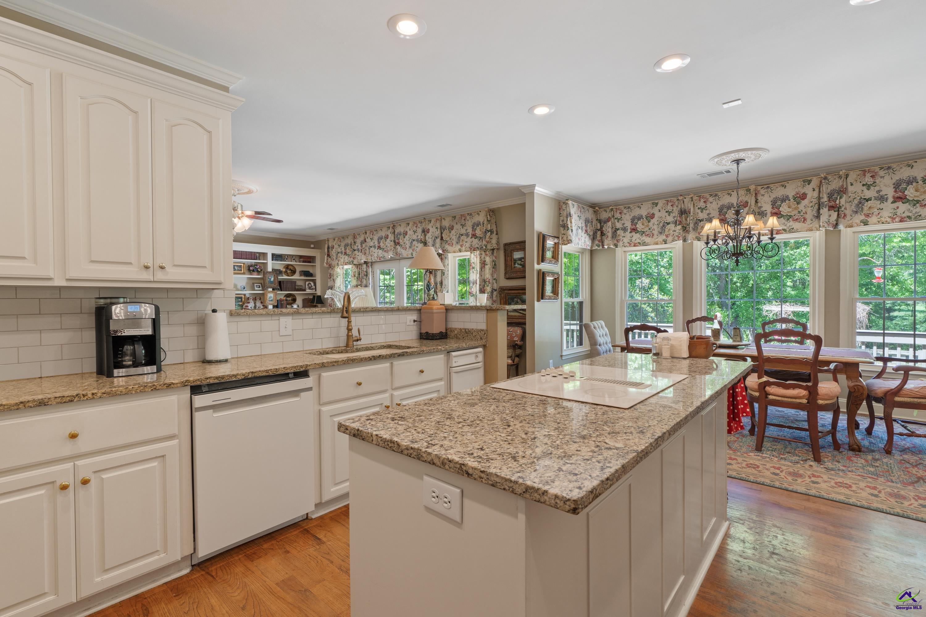 2099 Kings Chapel Road