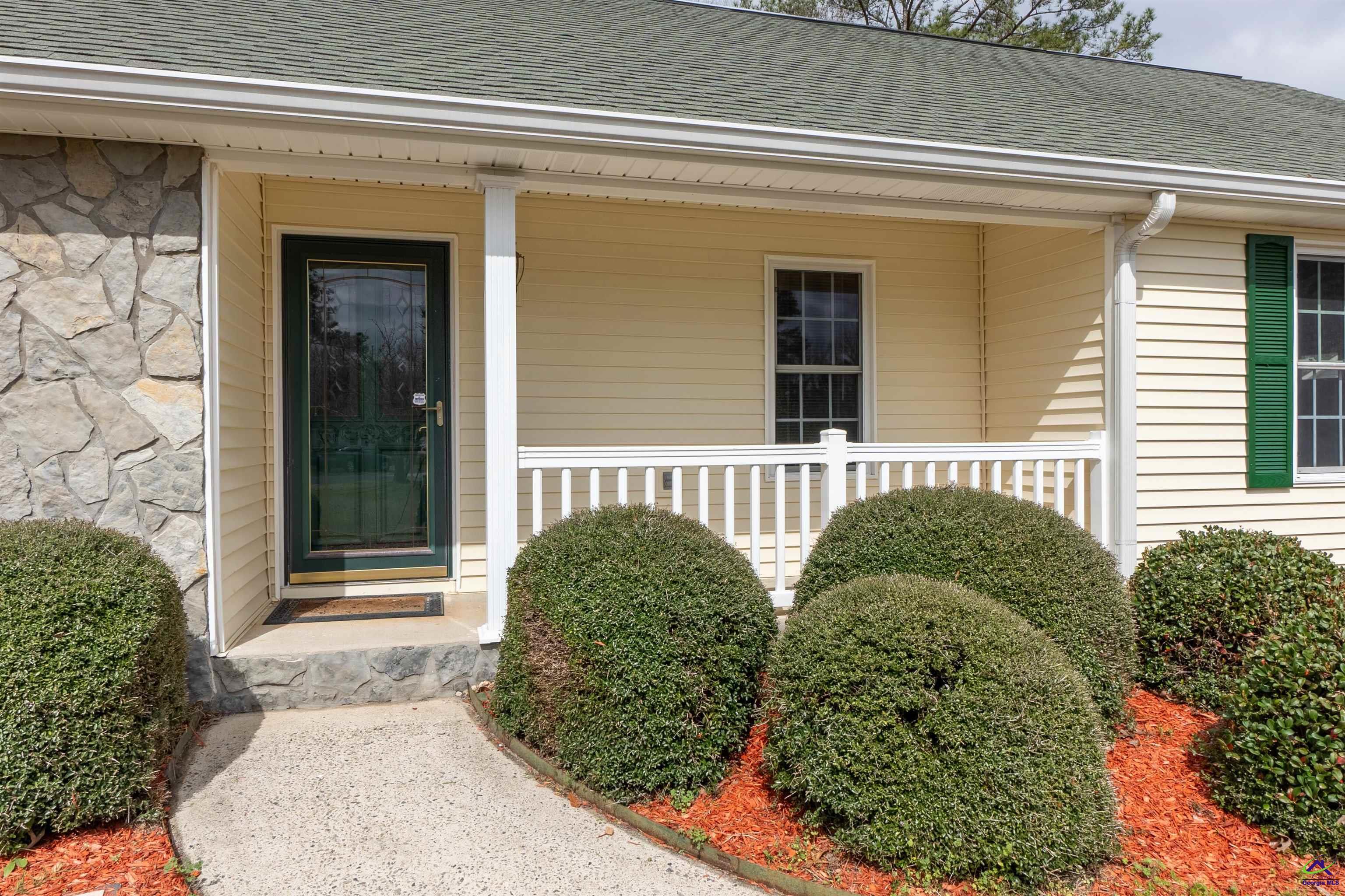 216 Crestwood Circle