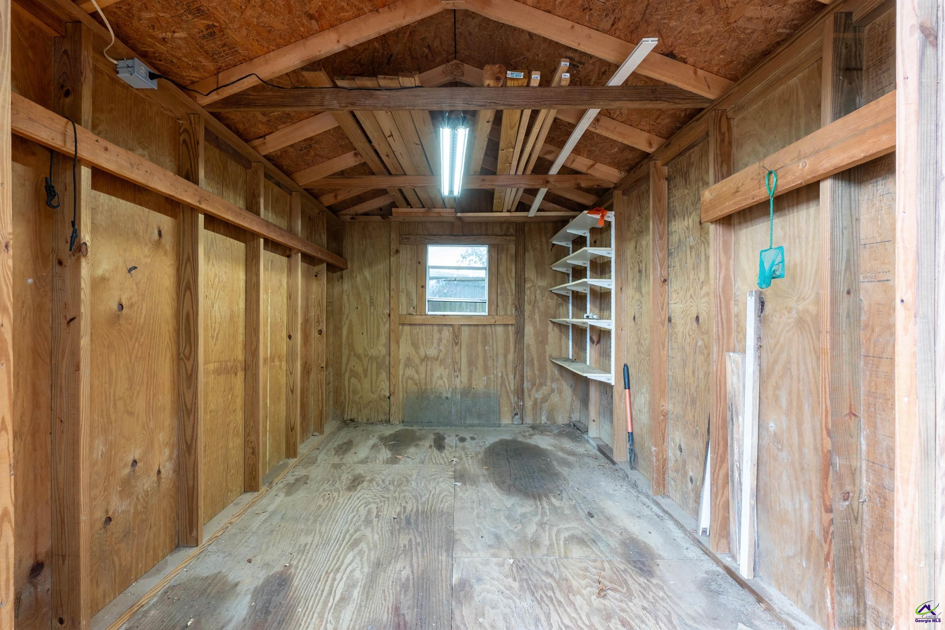 216 Crestwood Circle