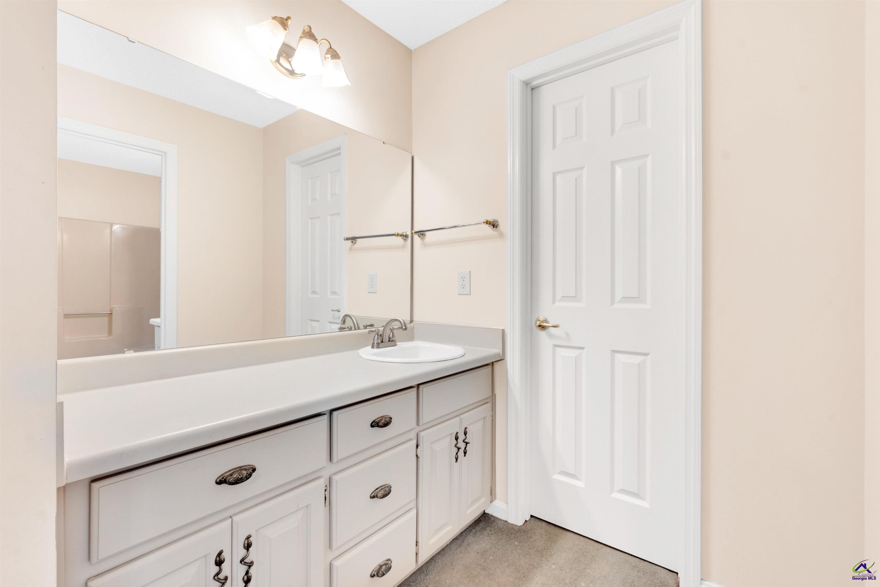 216 Crestwood Circle