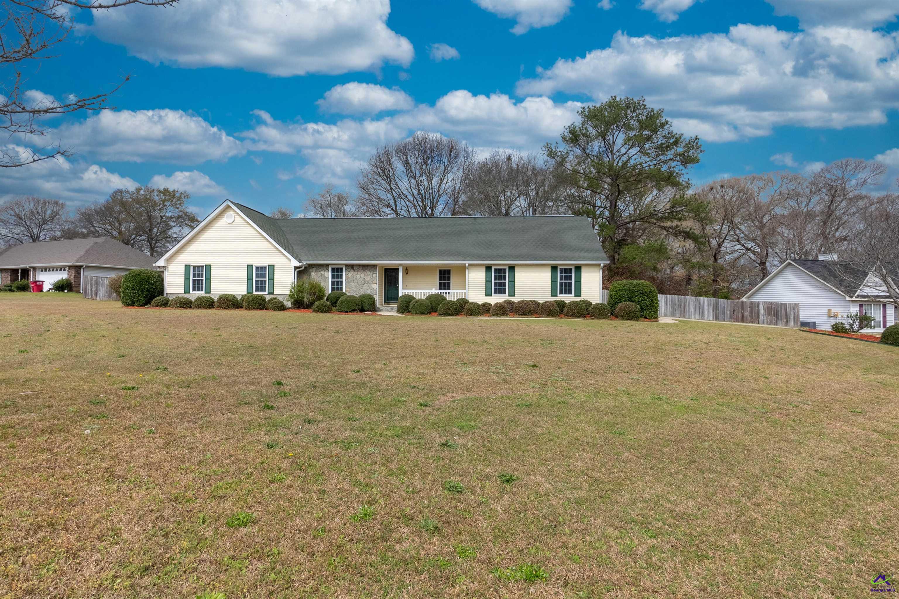 216 Crestwood Circle