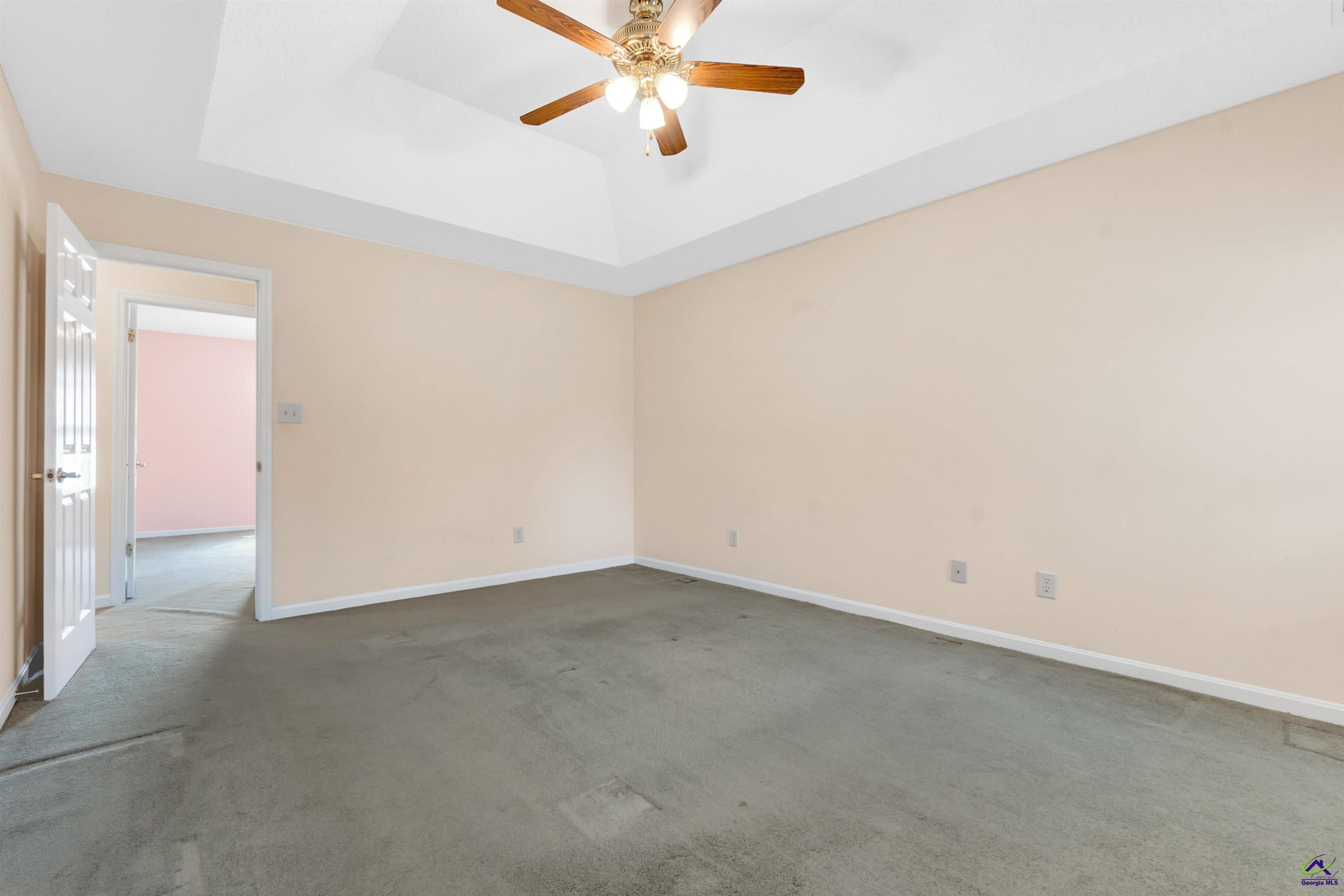 216 Crestwood Circle