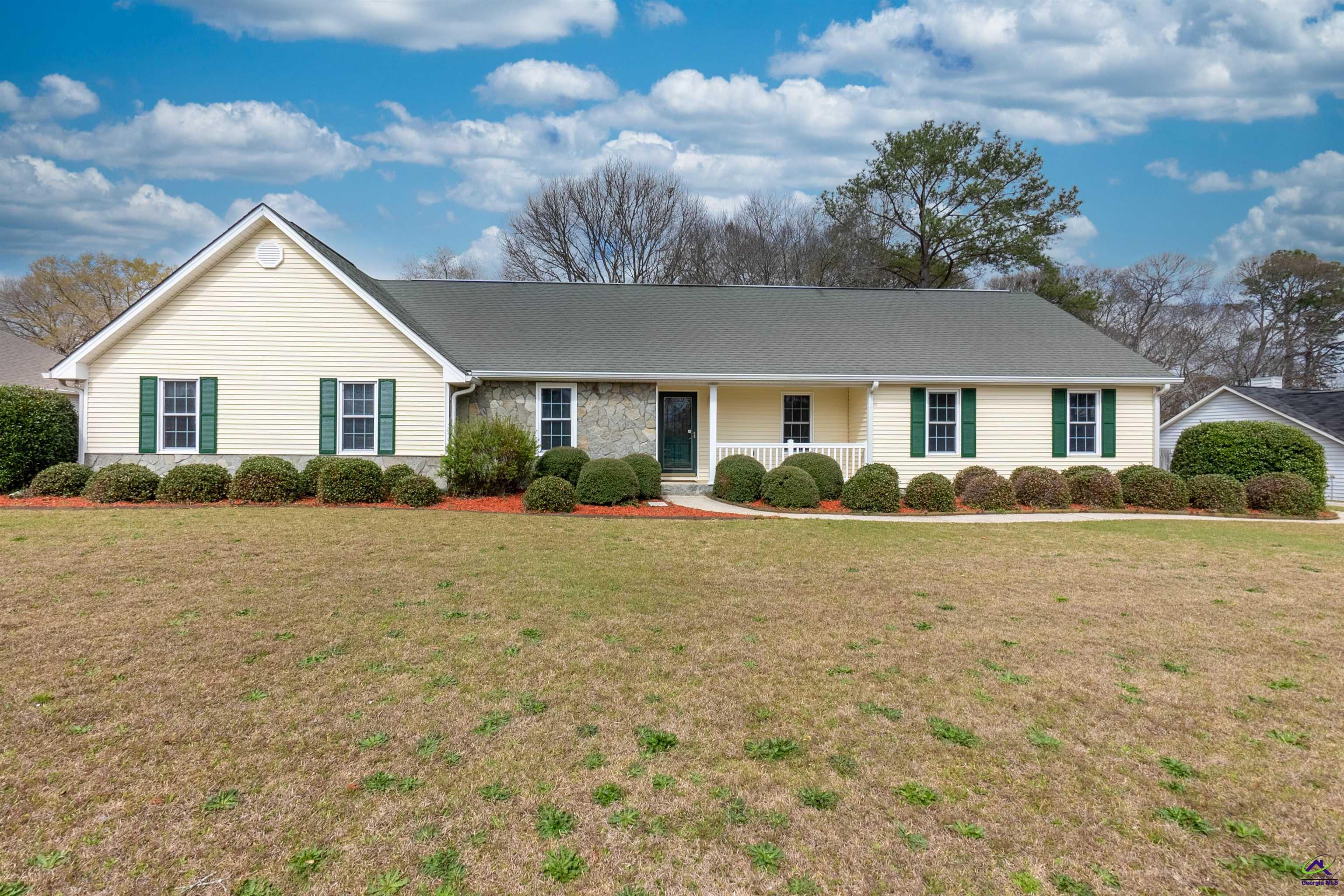 216 Crestwood Circle