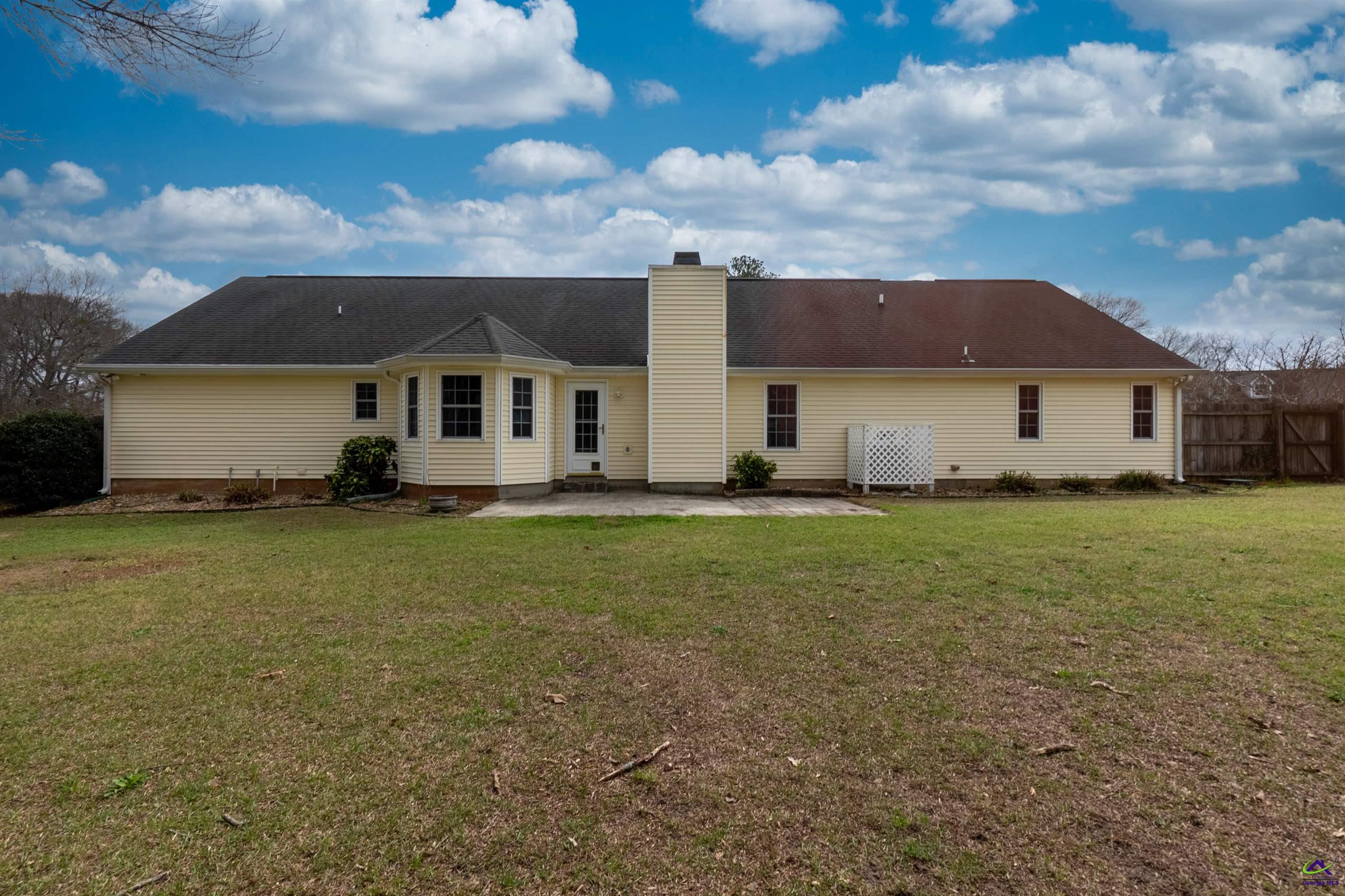 216 Crestwood Circle