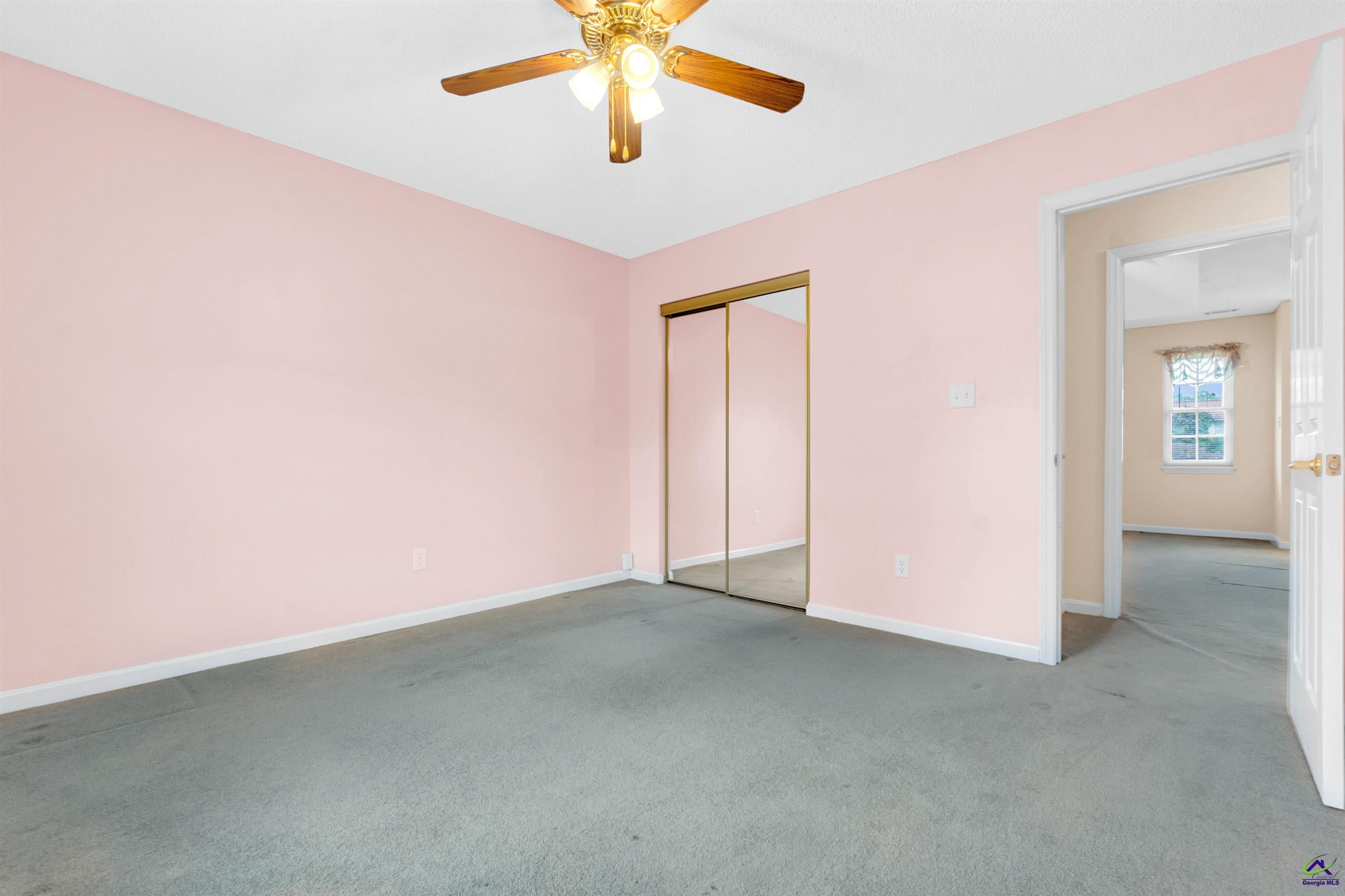 216 Crestwood Circle