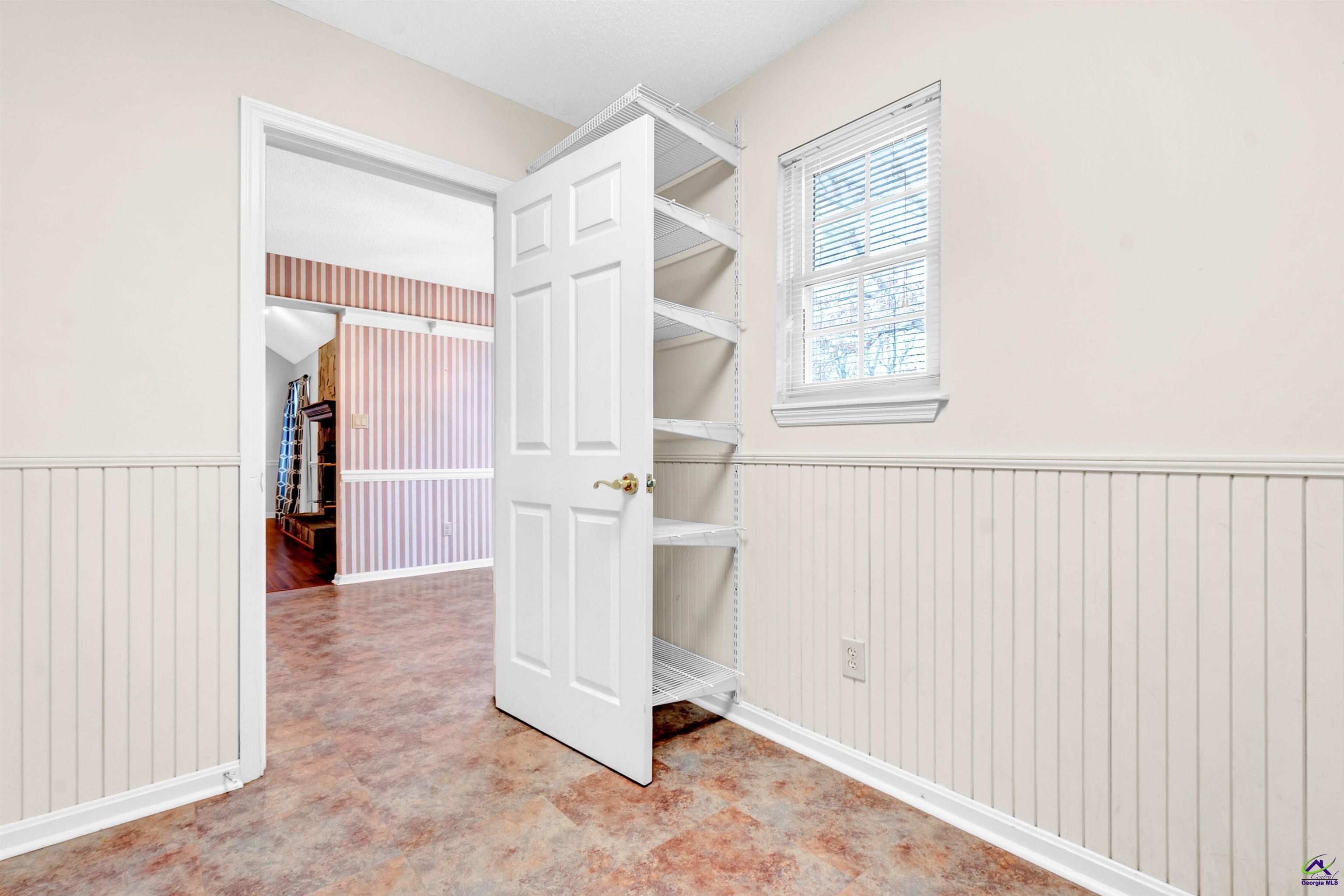 216 Crestwood Circle