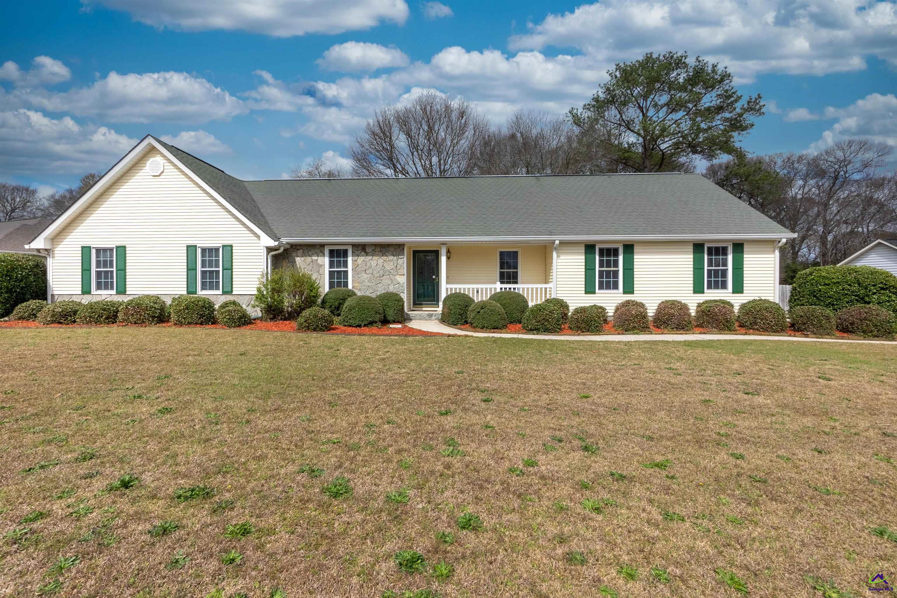 216 Crestwood Circle