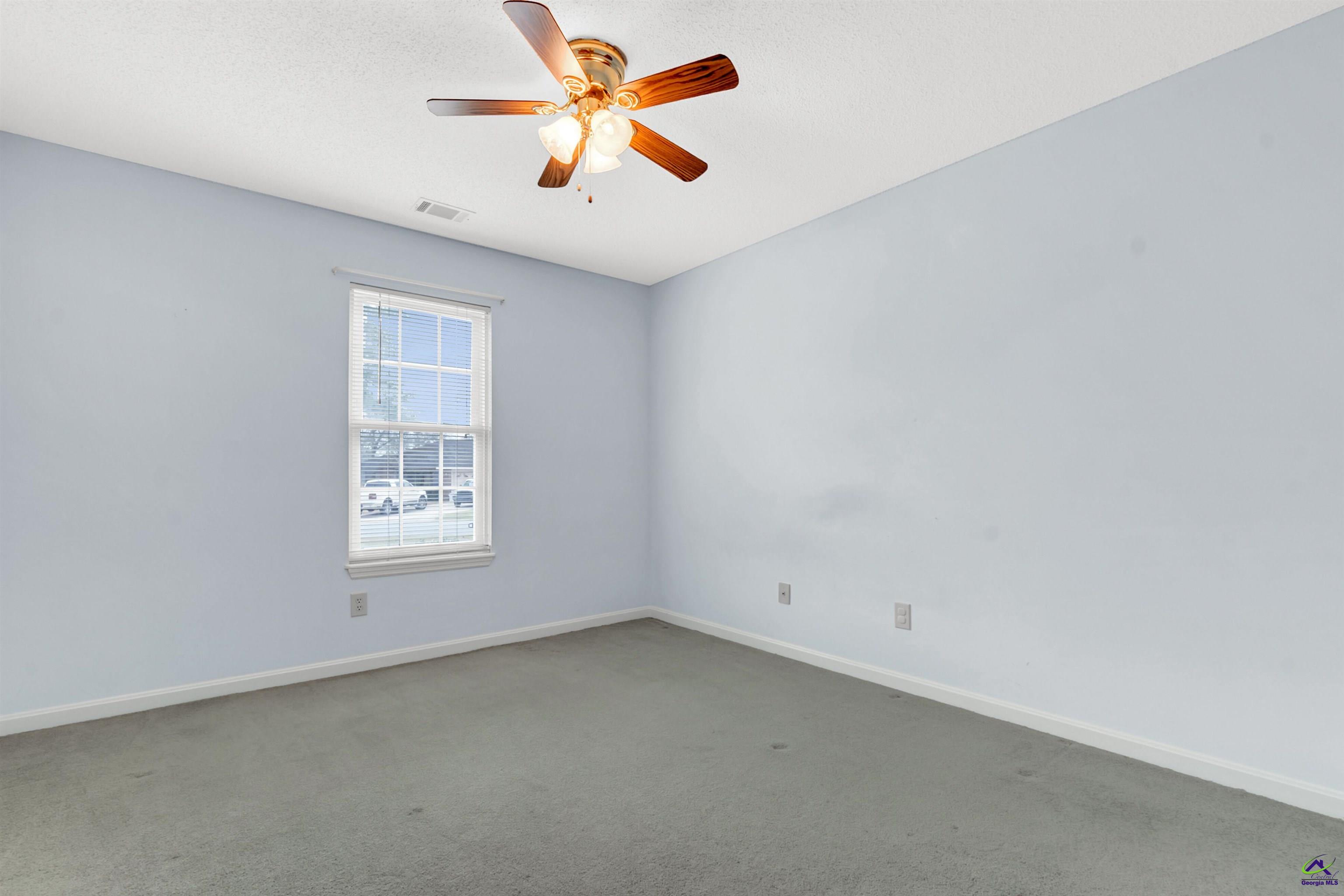 216 Crestwood Circle