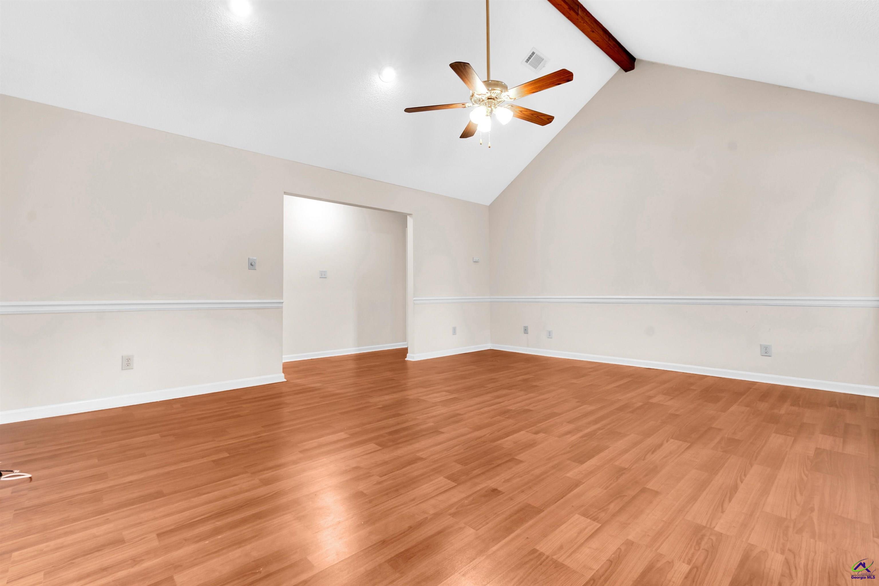 216 Crestwood Circle