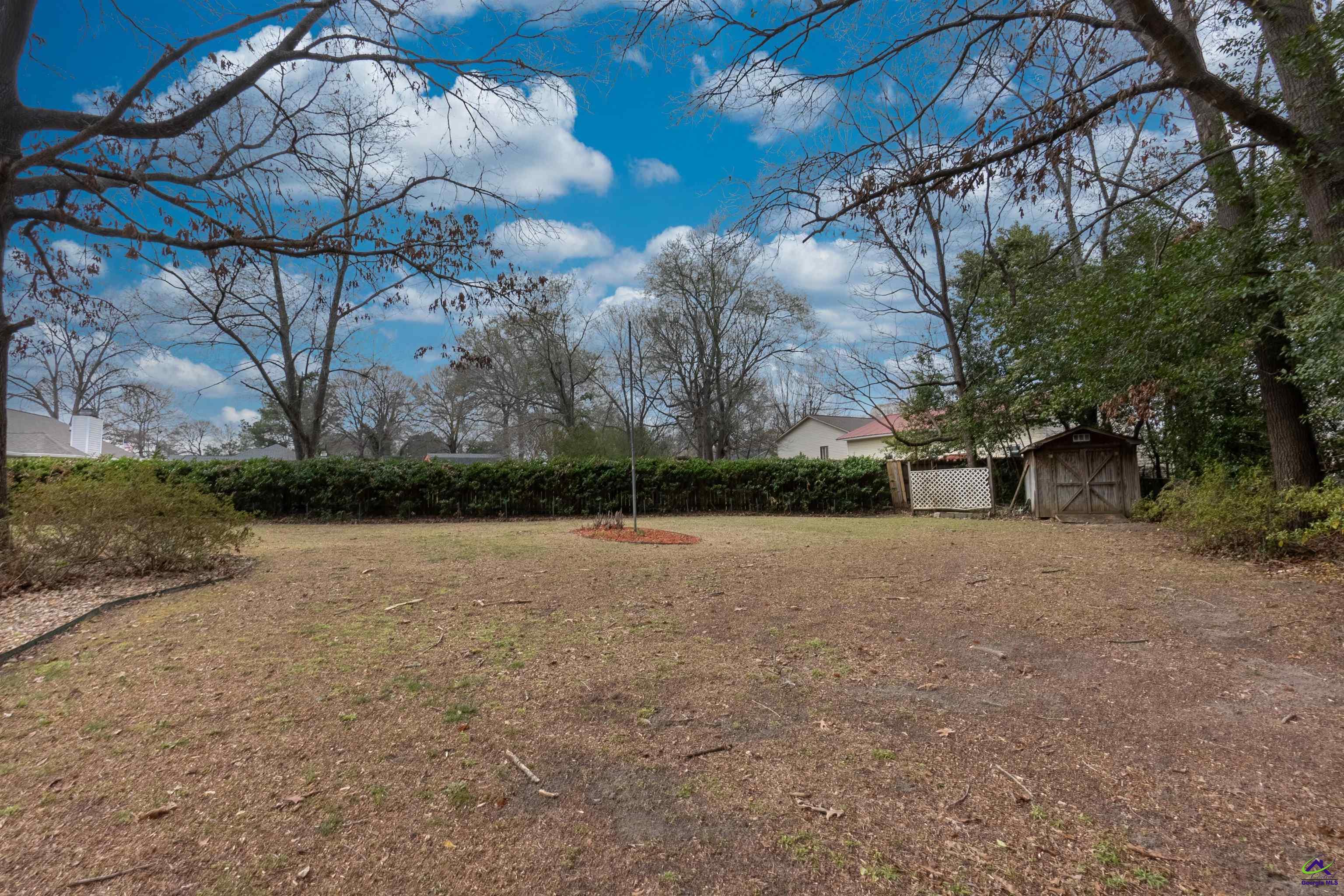 216 Crestwood Circle