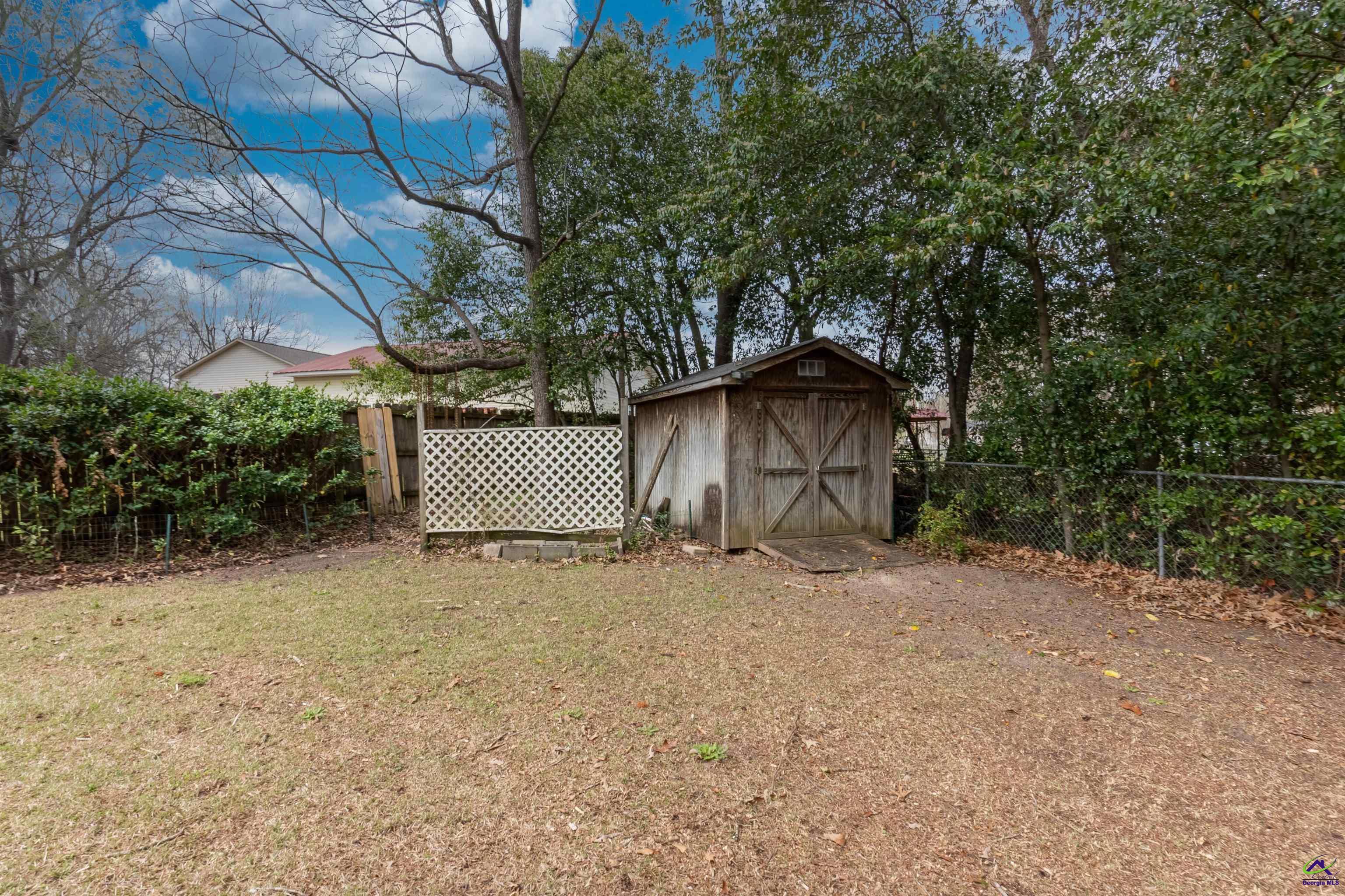 216 Crestwood Circle