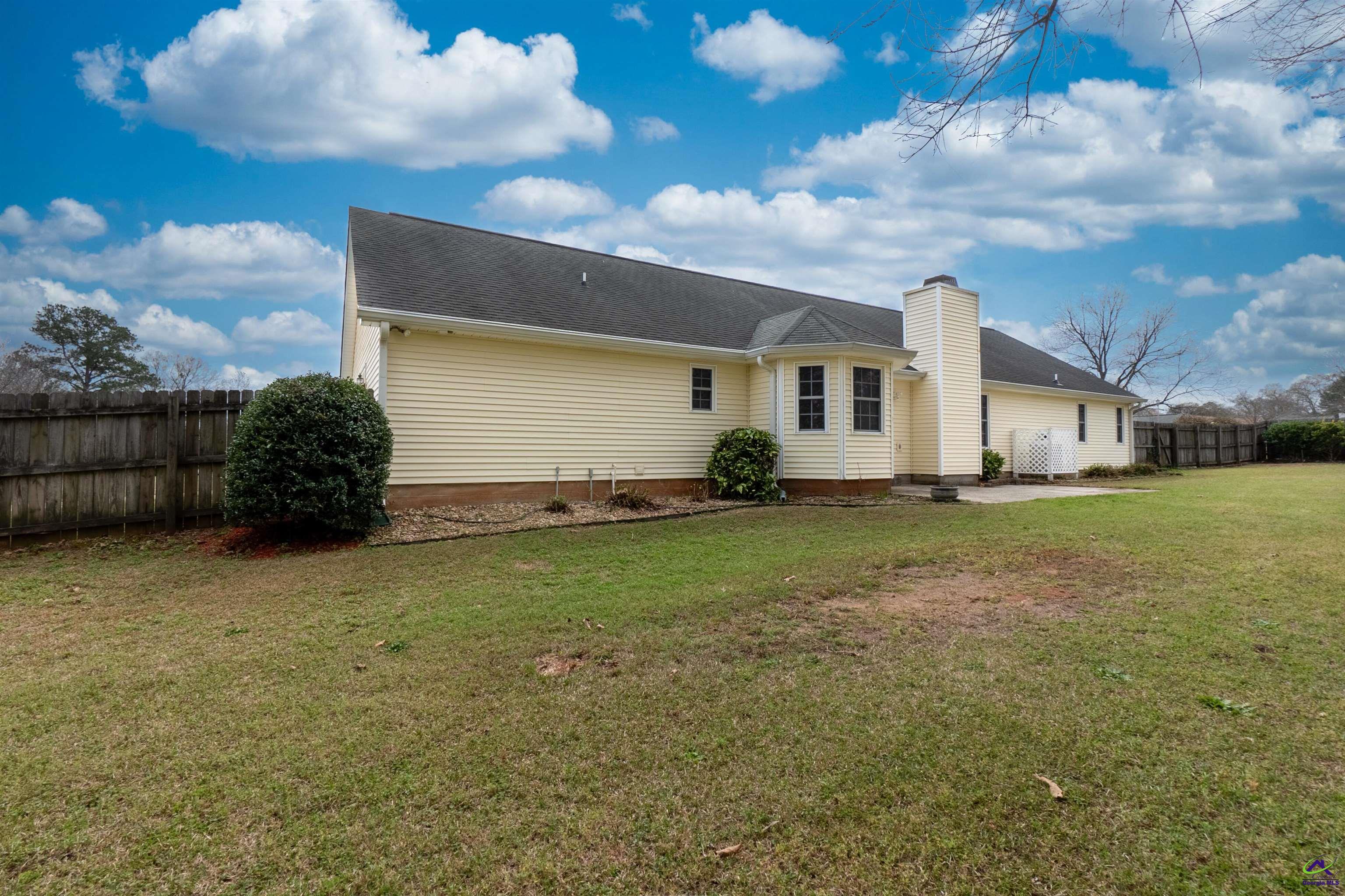 216 Crestwood Circle