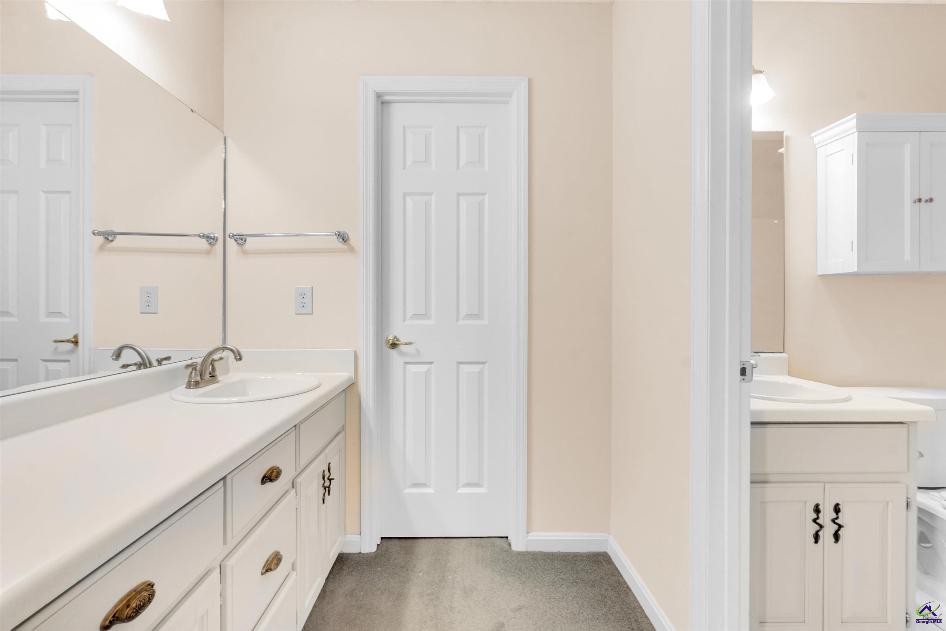 216 Crestwood Circle