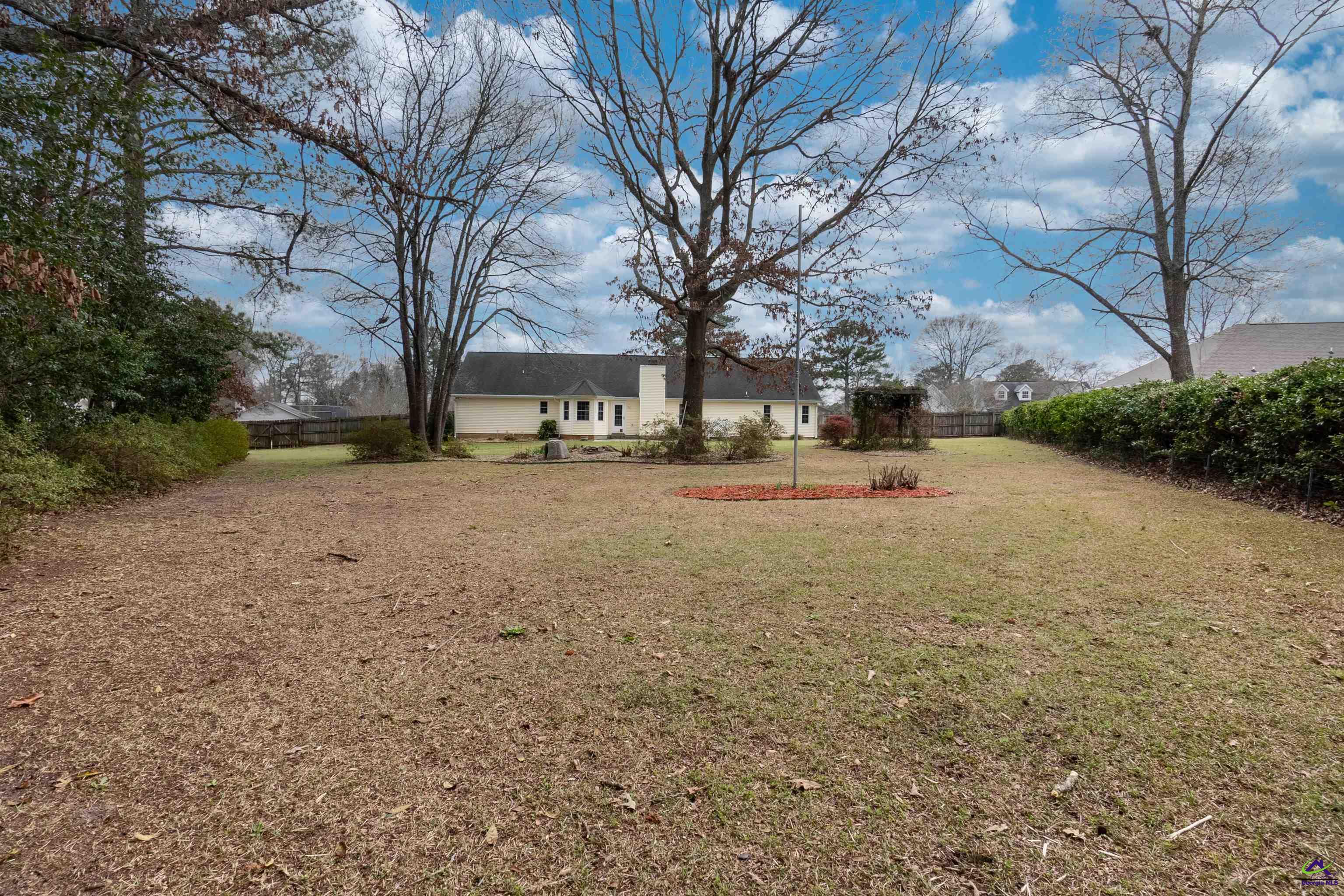 216 Crestwood Circle