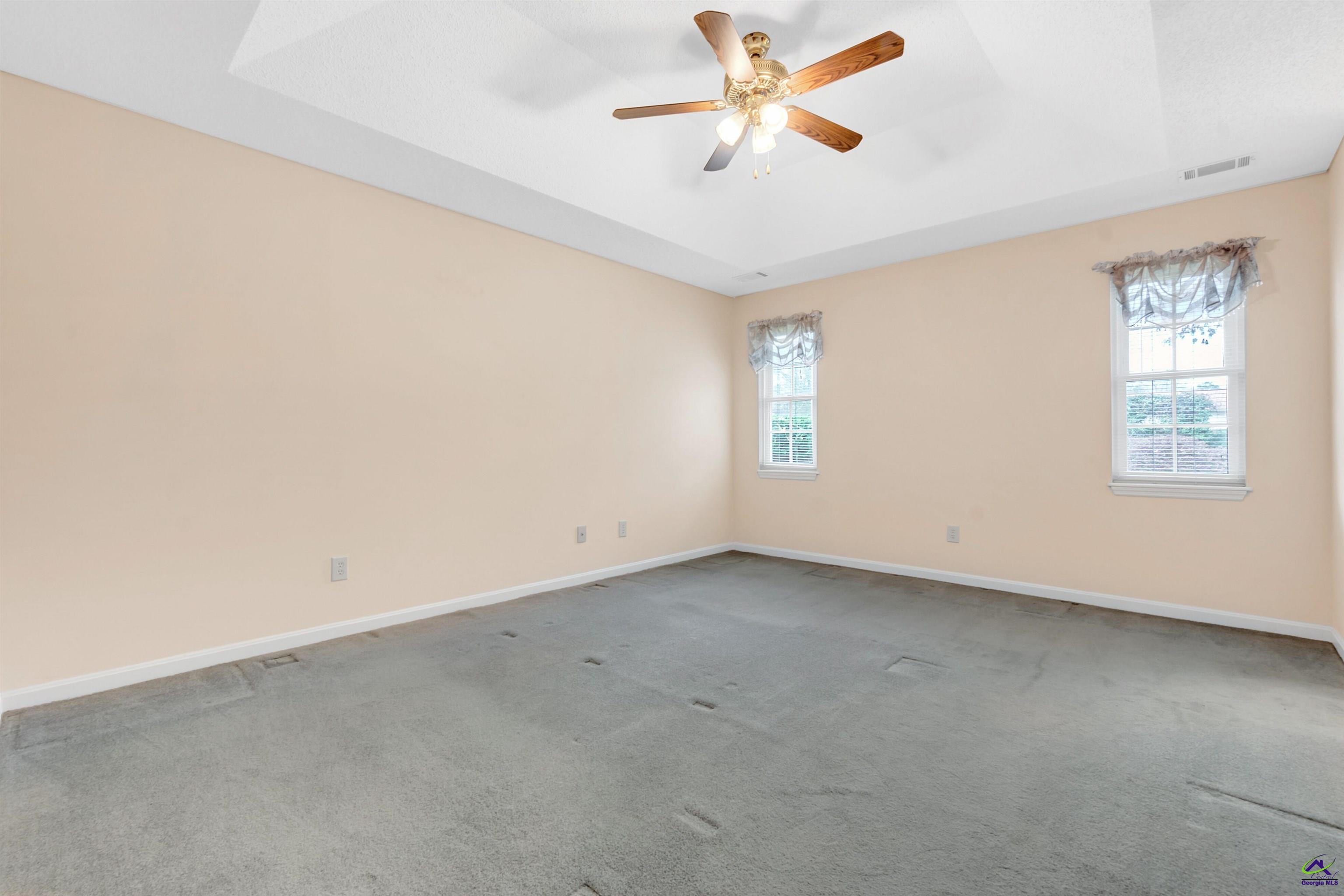 216 Crestwood Circle