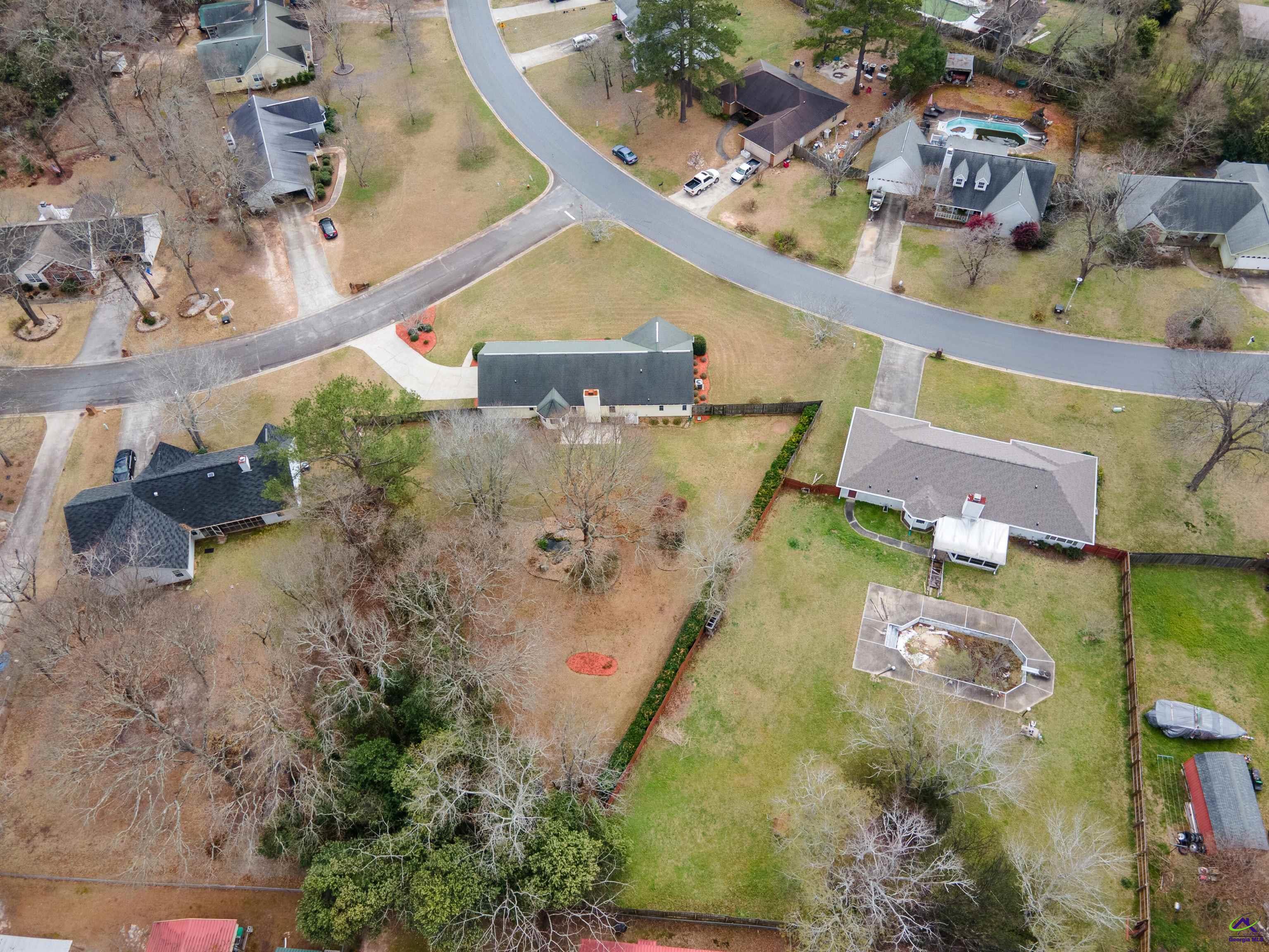 216 Crestwood Circle