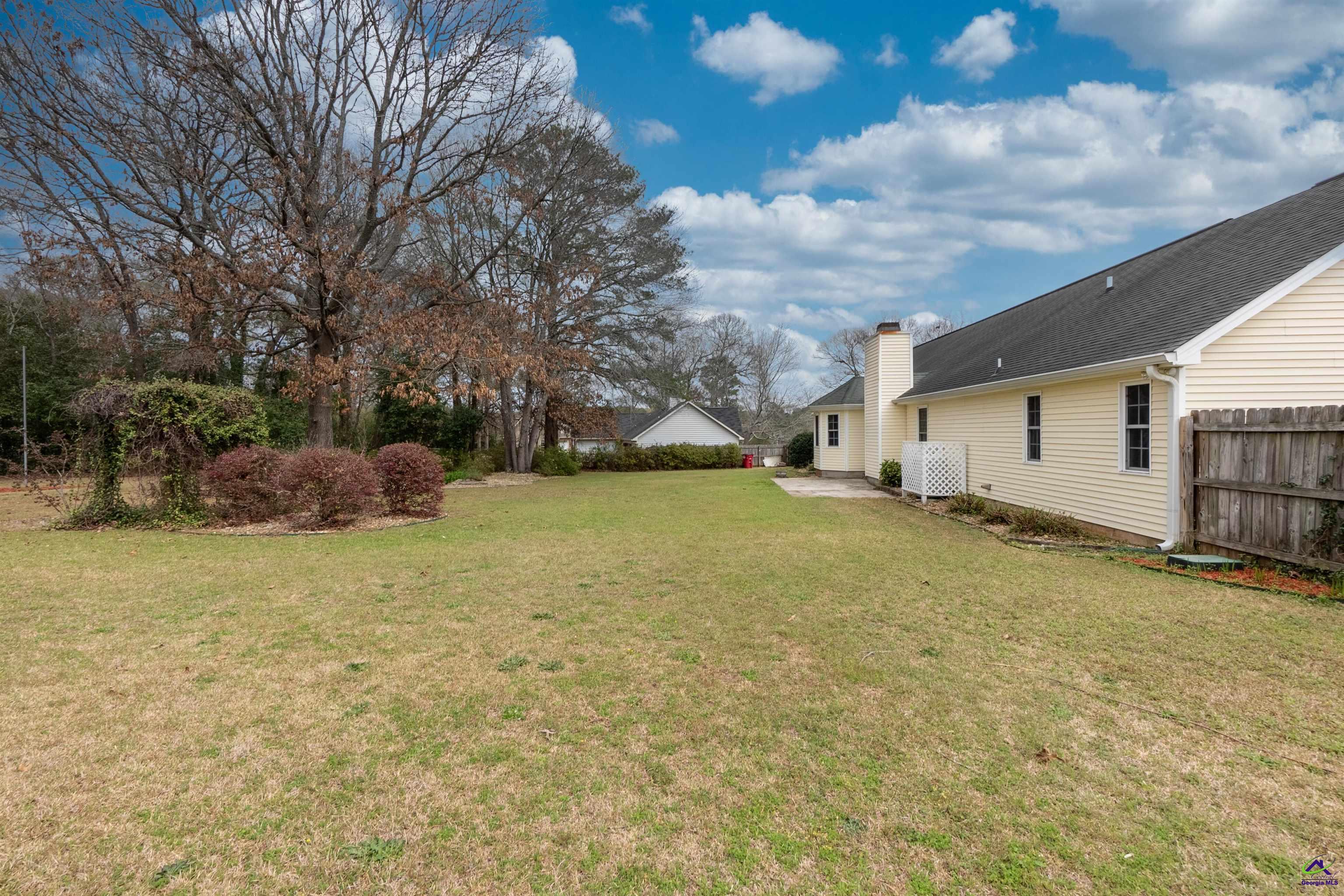 216 Crestwood Circle