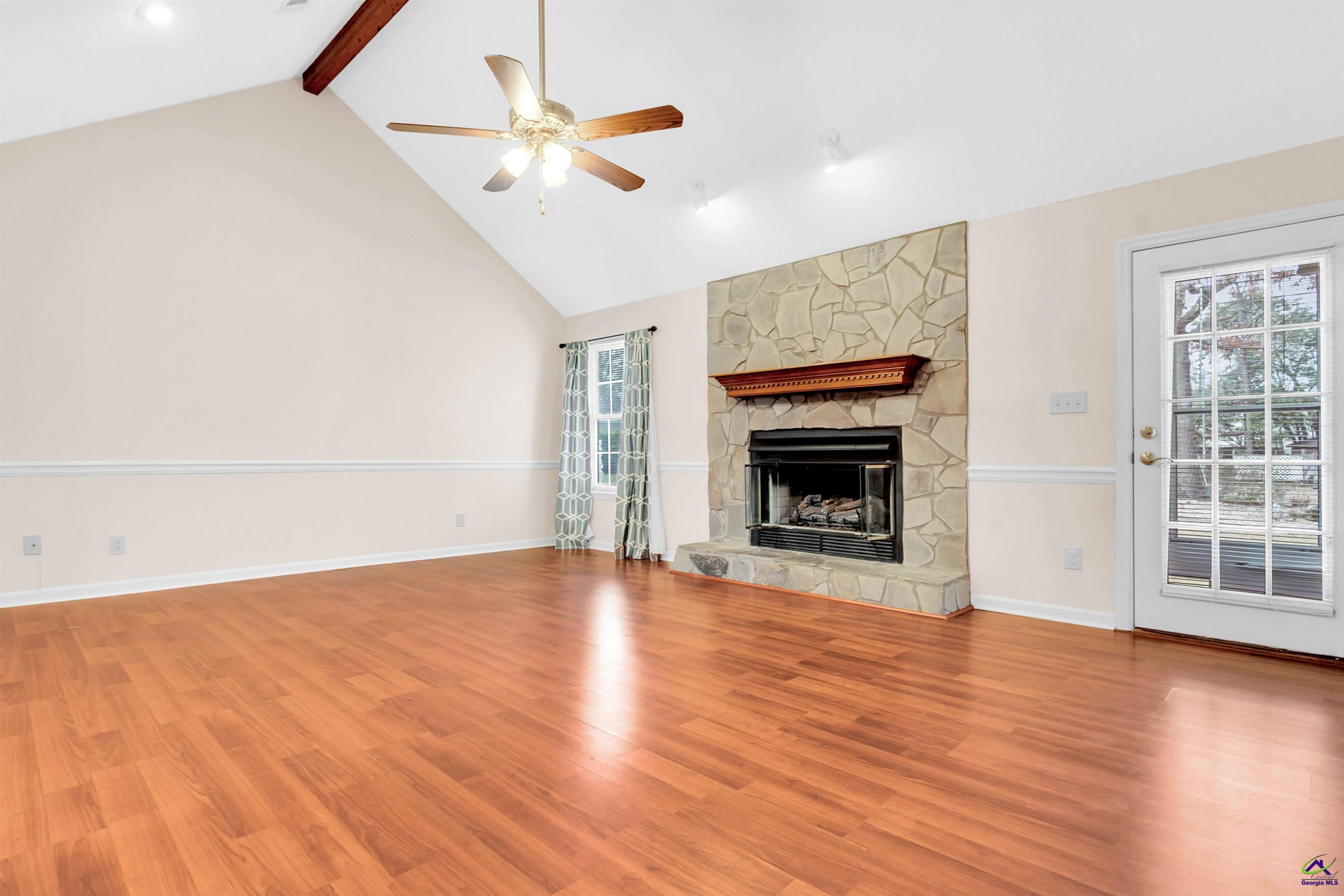 216 Crestwood Circle