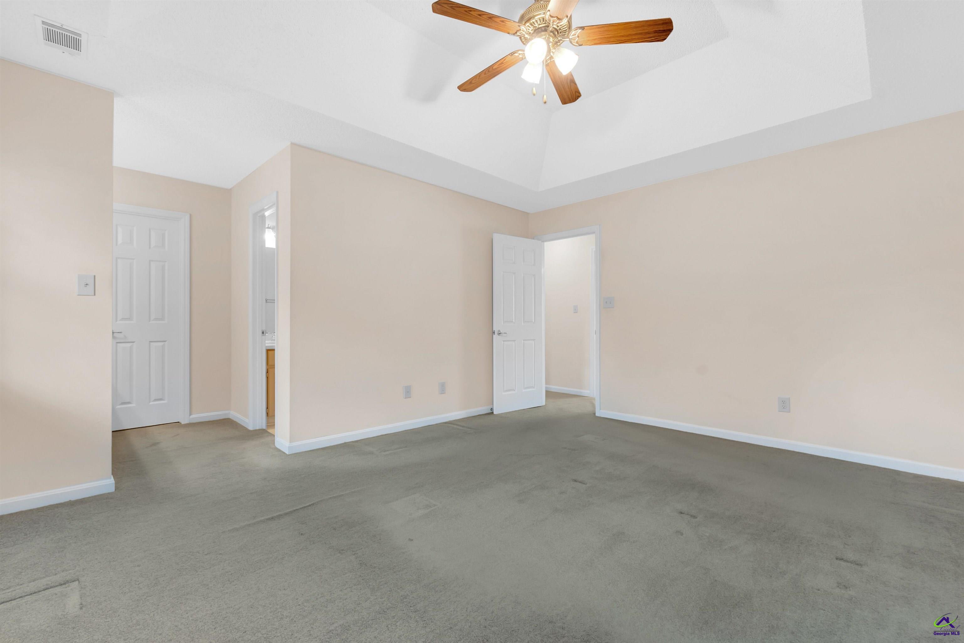 216 Crestwood Circle