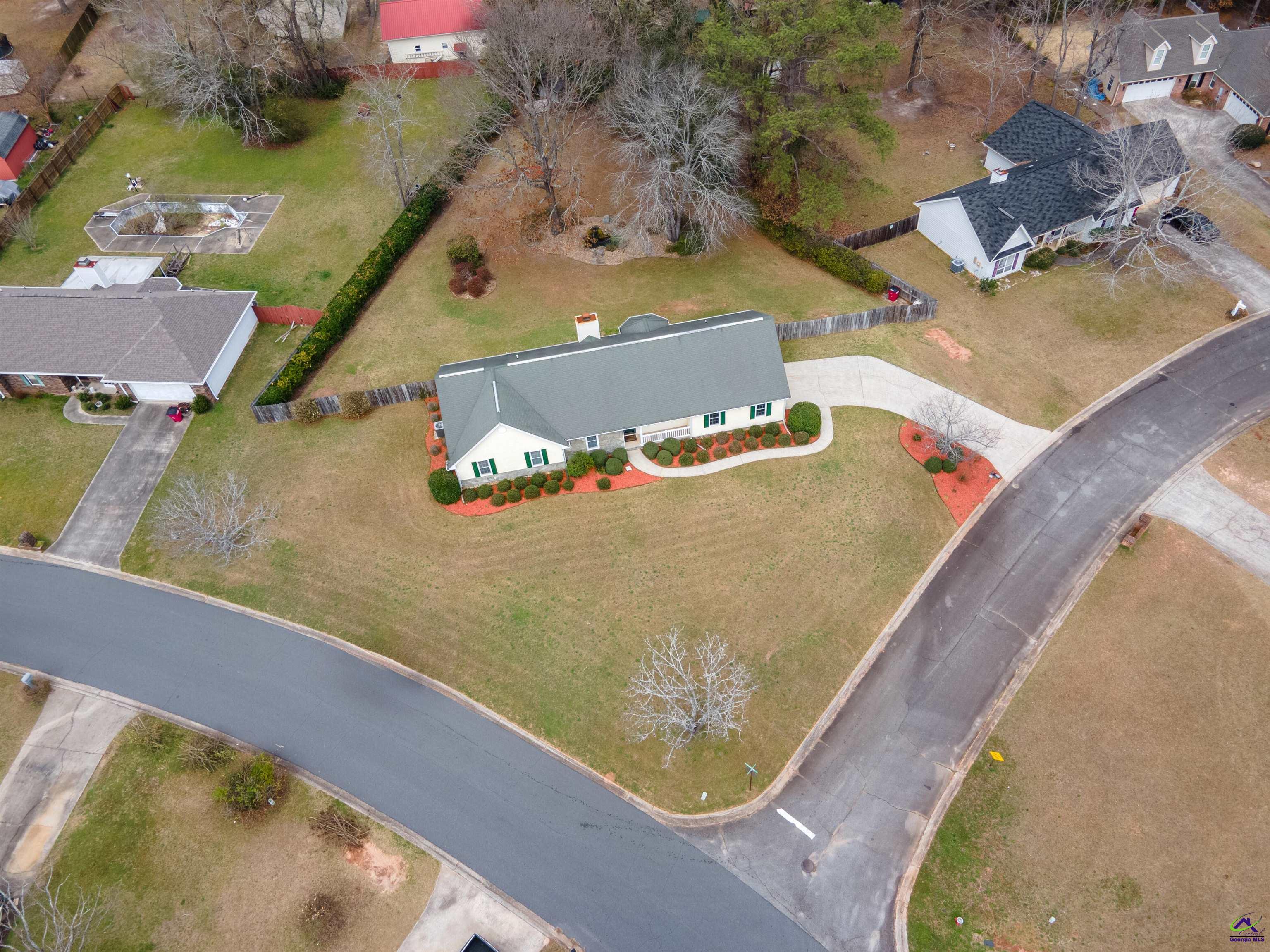 216 Crestwood Circle