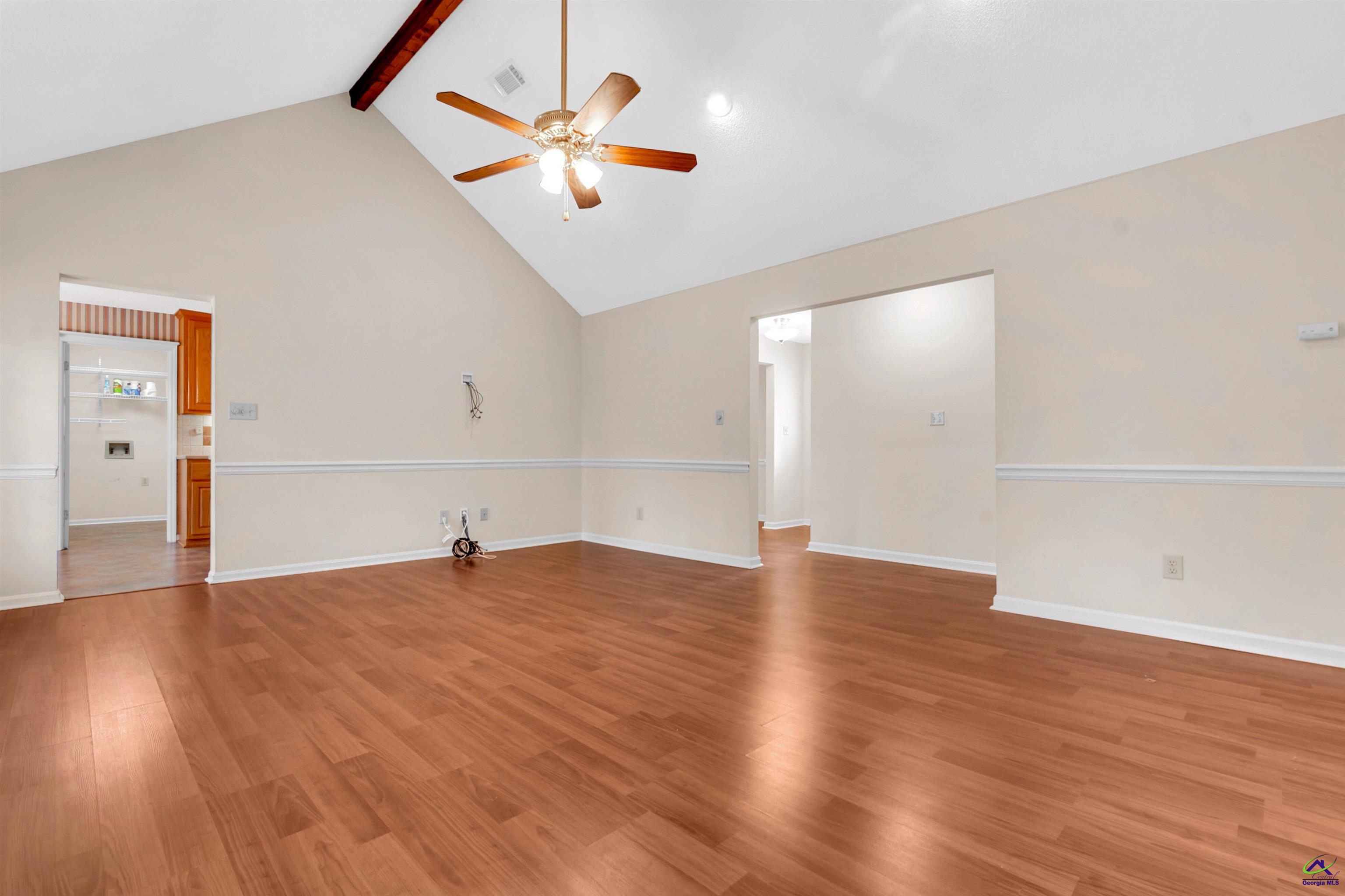 216 Crestwood Circle