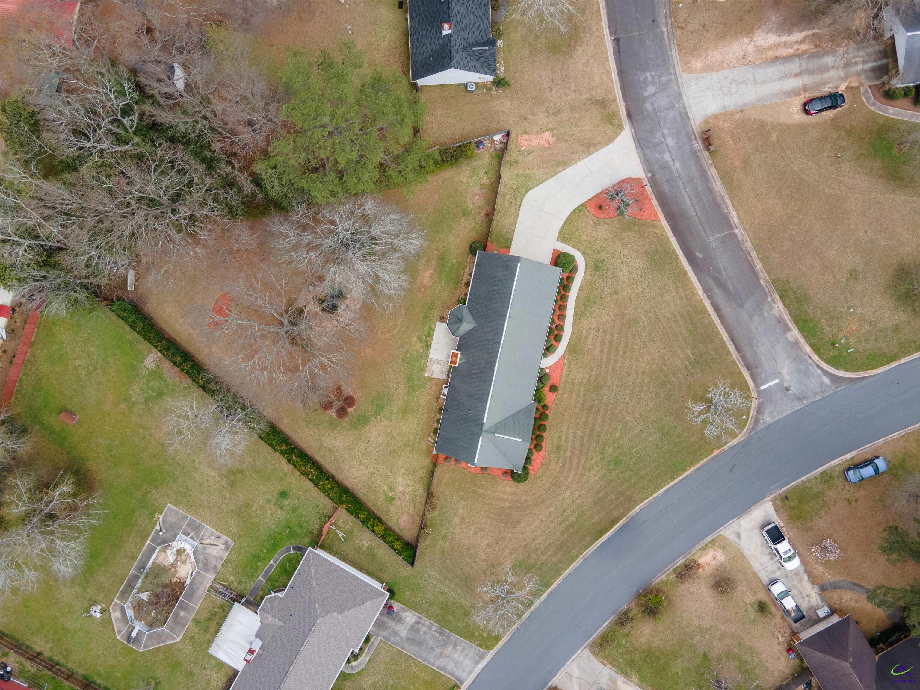 216 Crestwood Circle