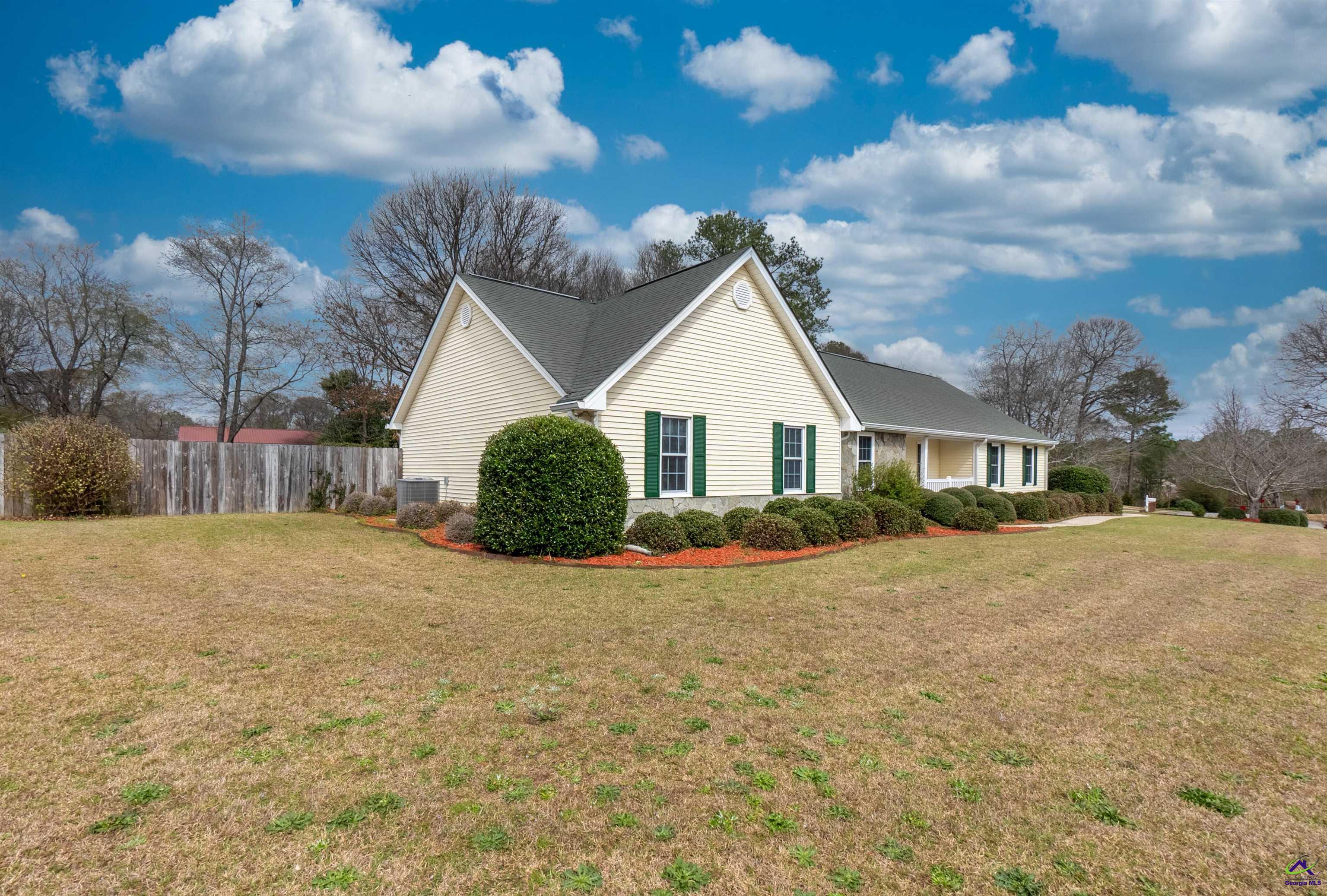 216 Crestwood Circle