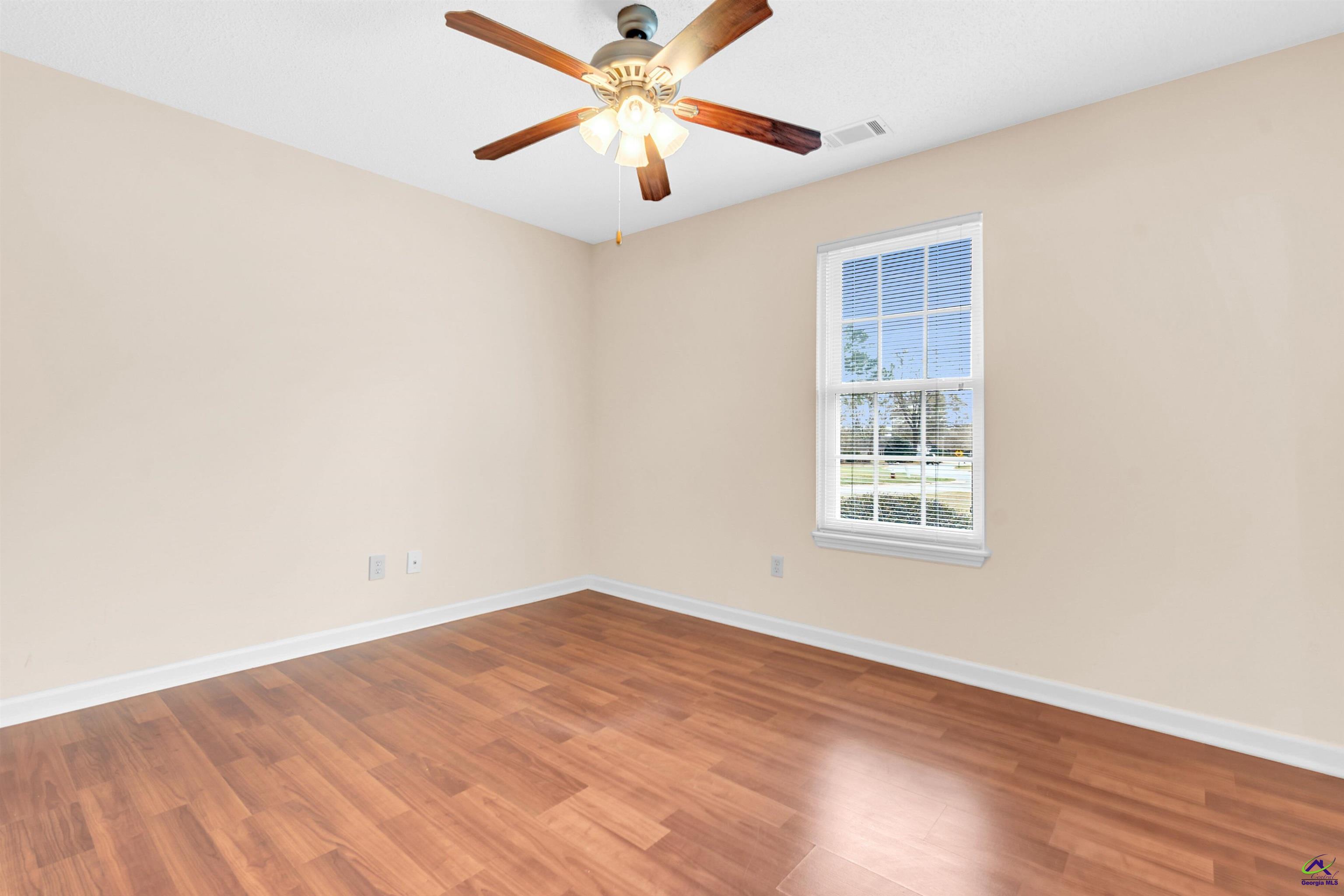 216 Crestwood Circle