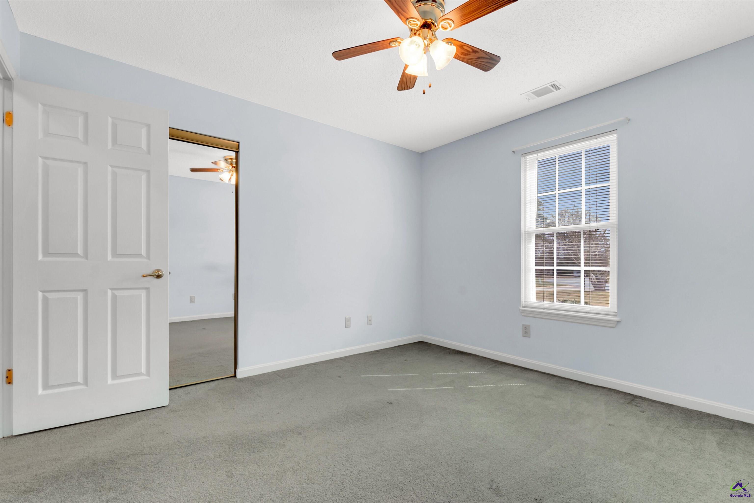 216 Crestwood Circle