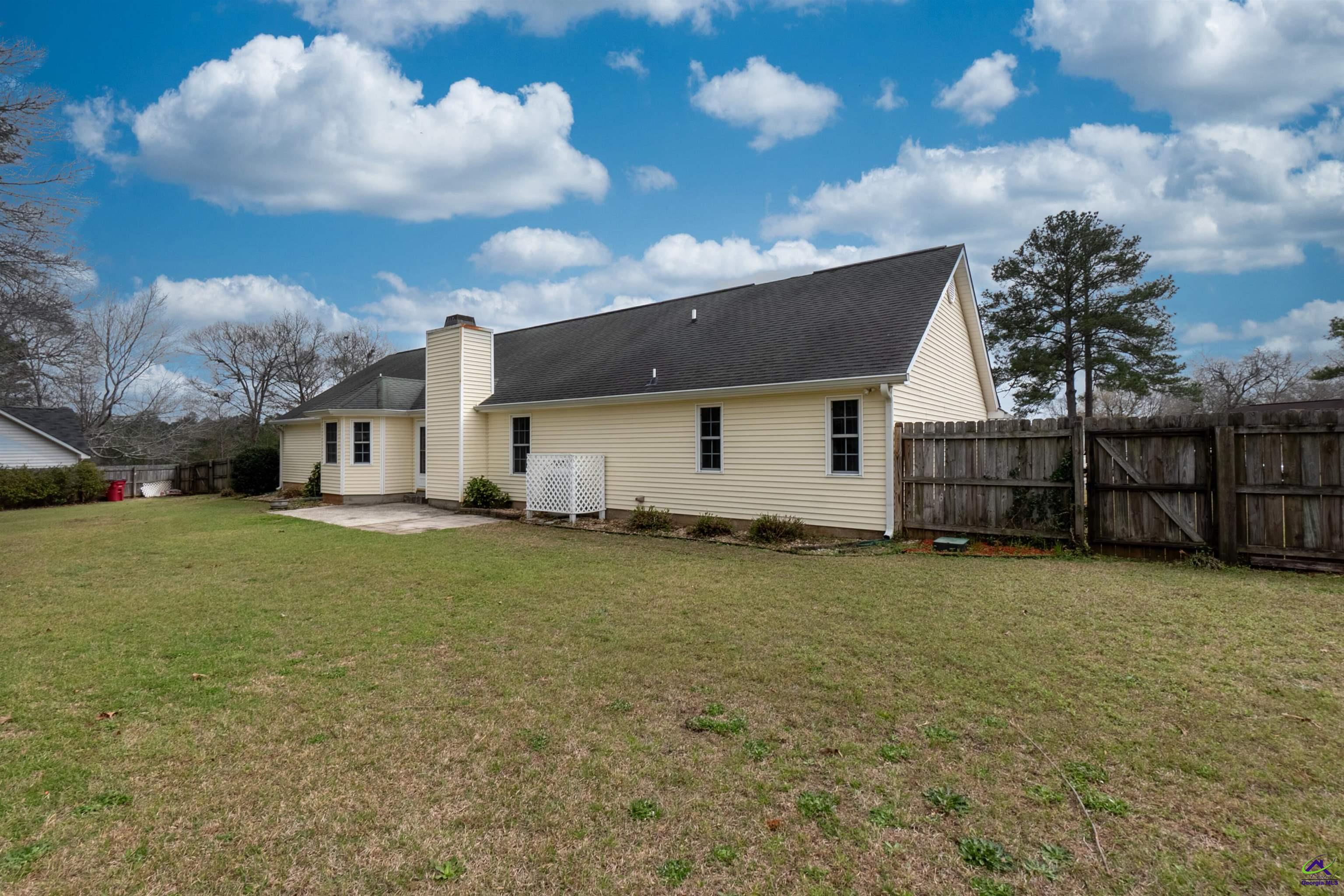 216 Crestwood Circle