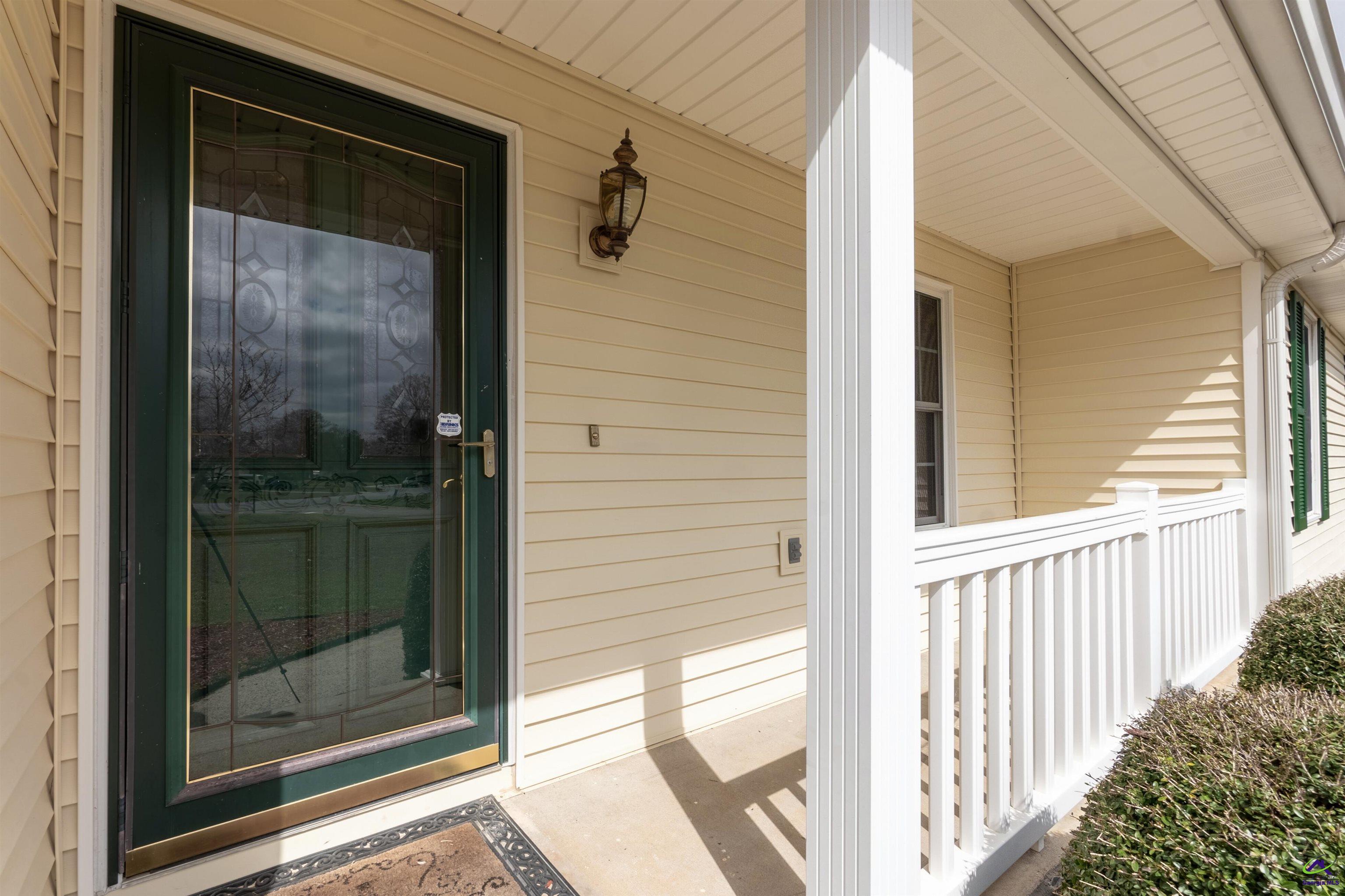 216 Crestwood Circle