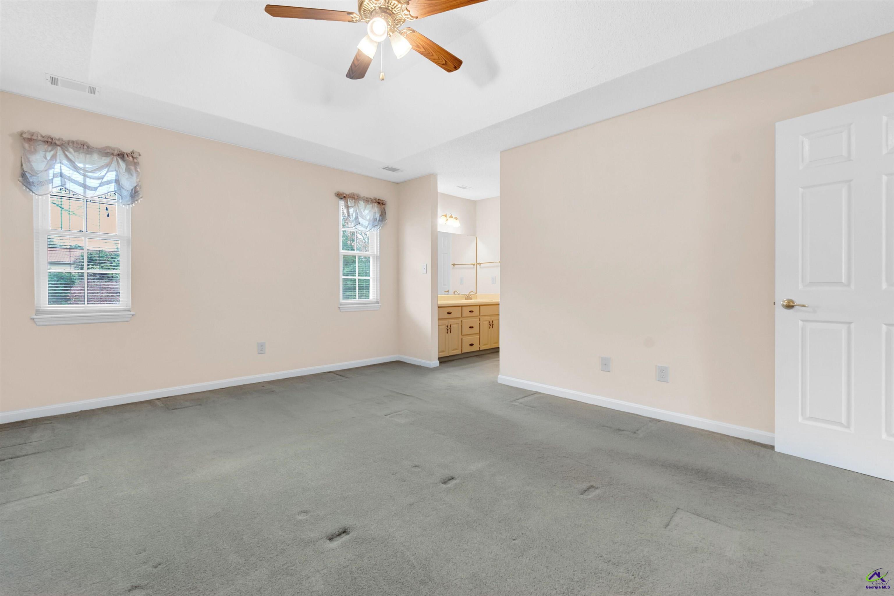 216 Crestwood Circle