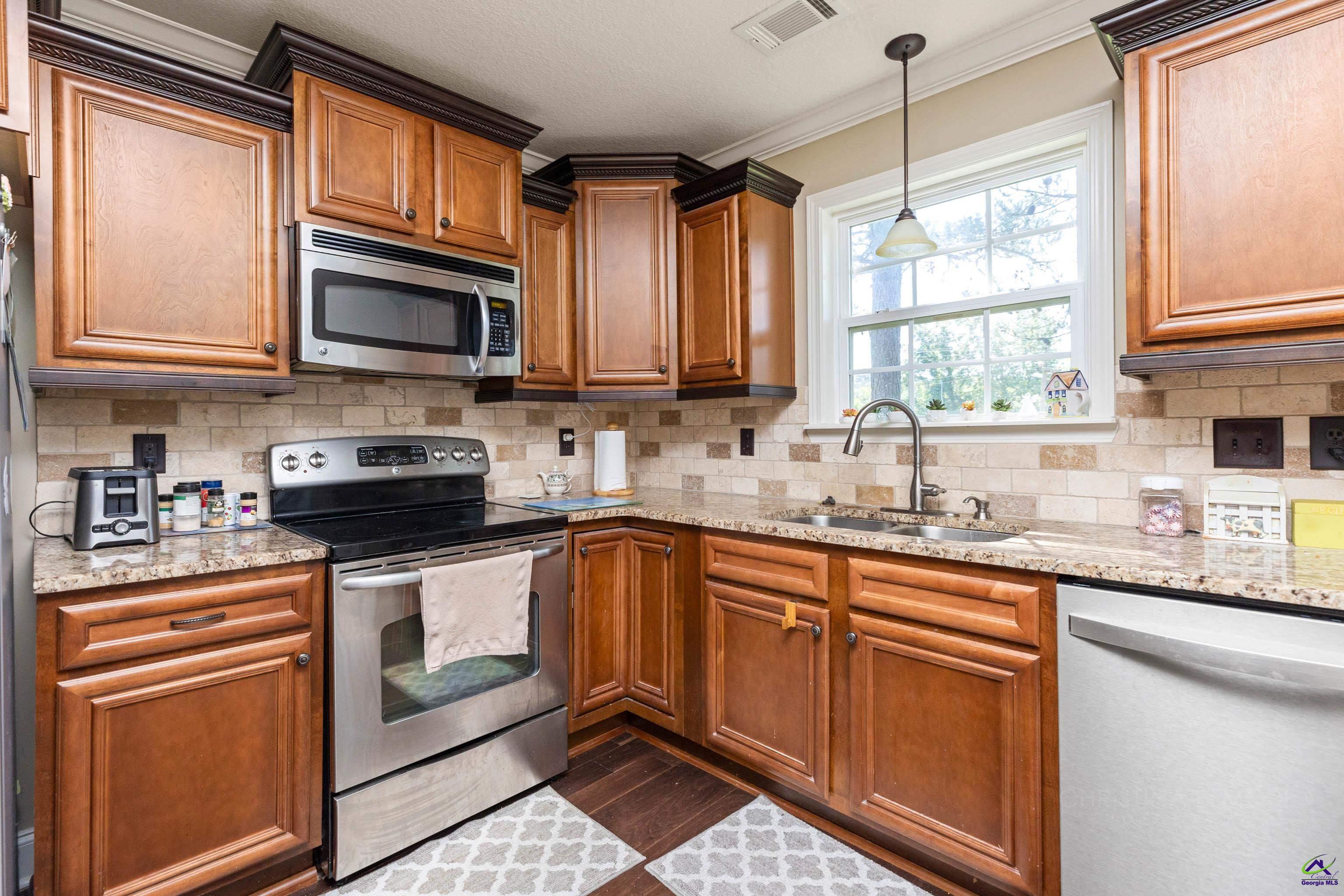 511 Amberley Court
