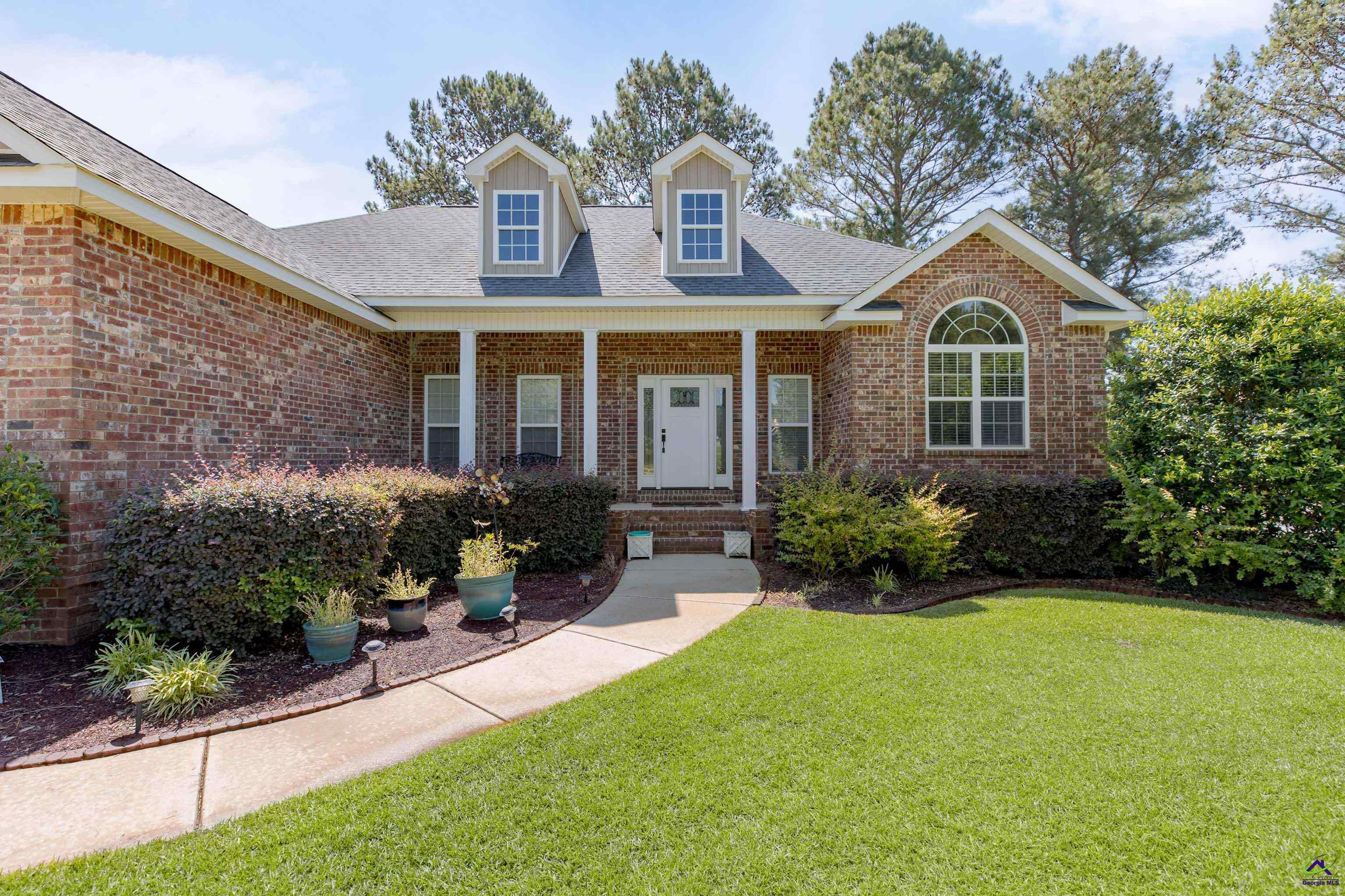 511 Amberley Court