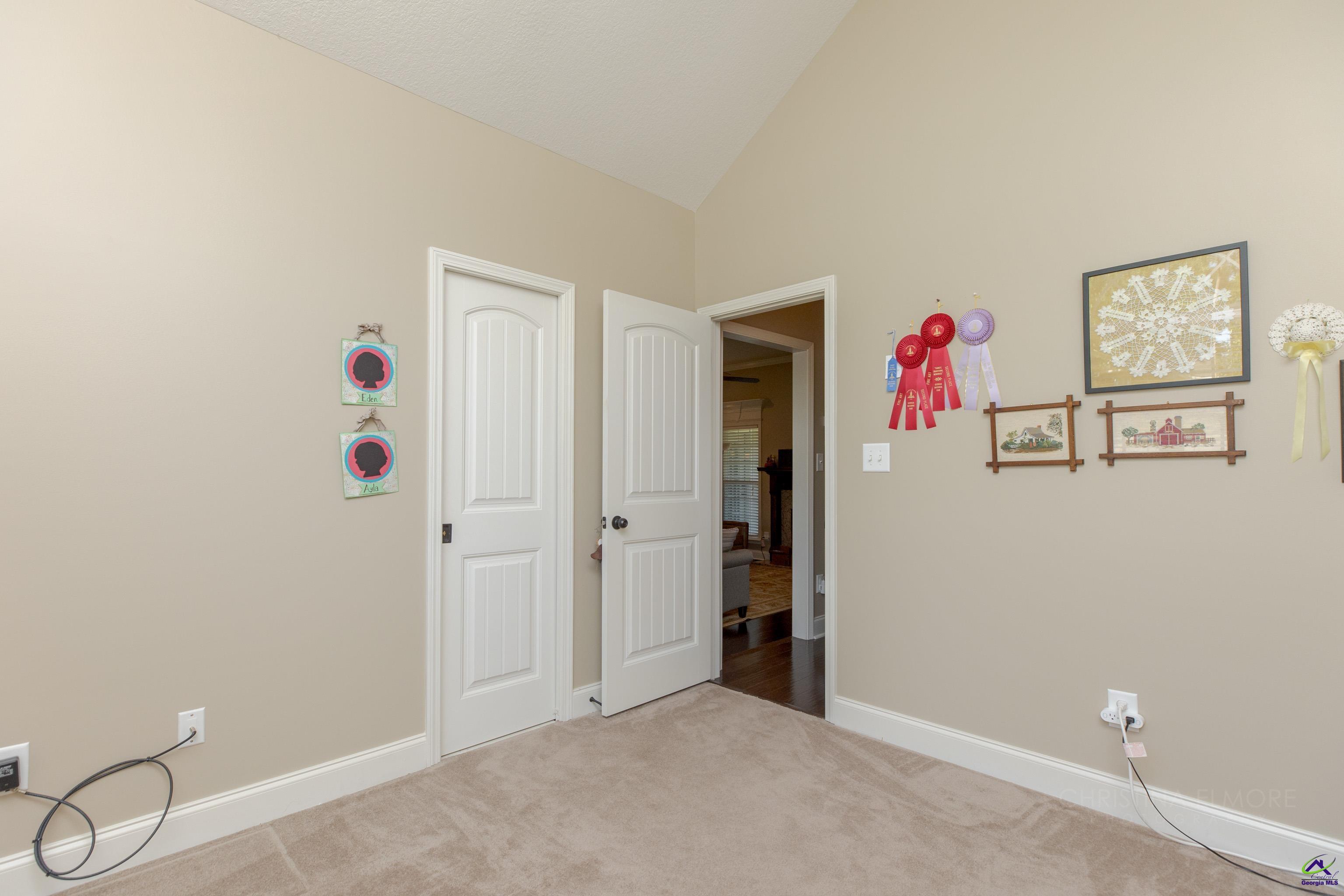 511 Amberley Court