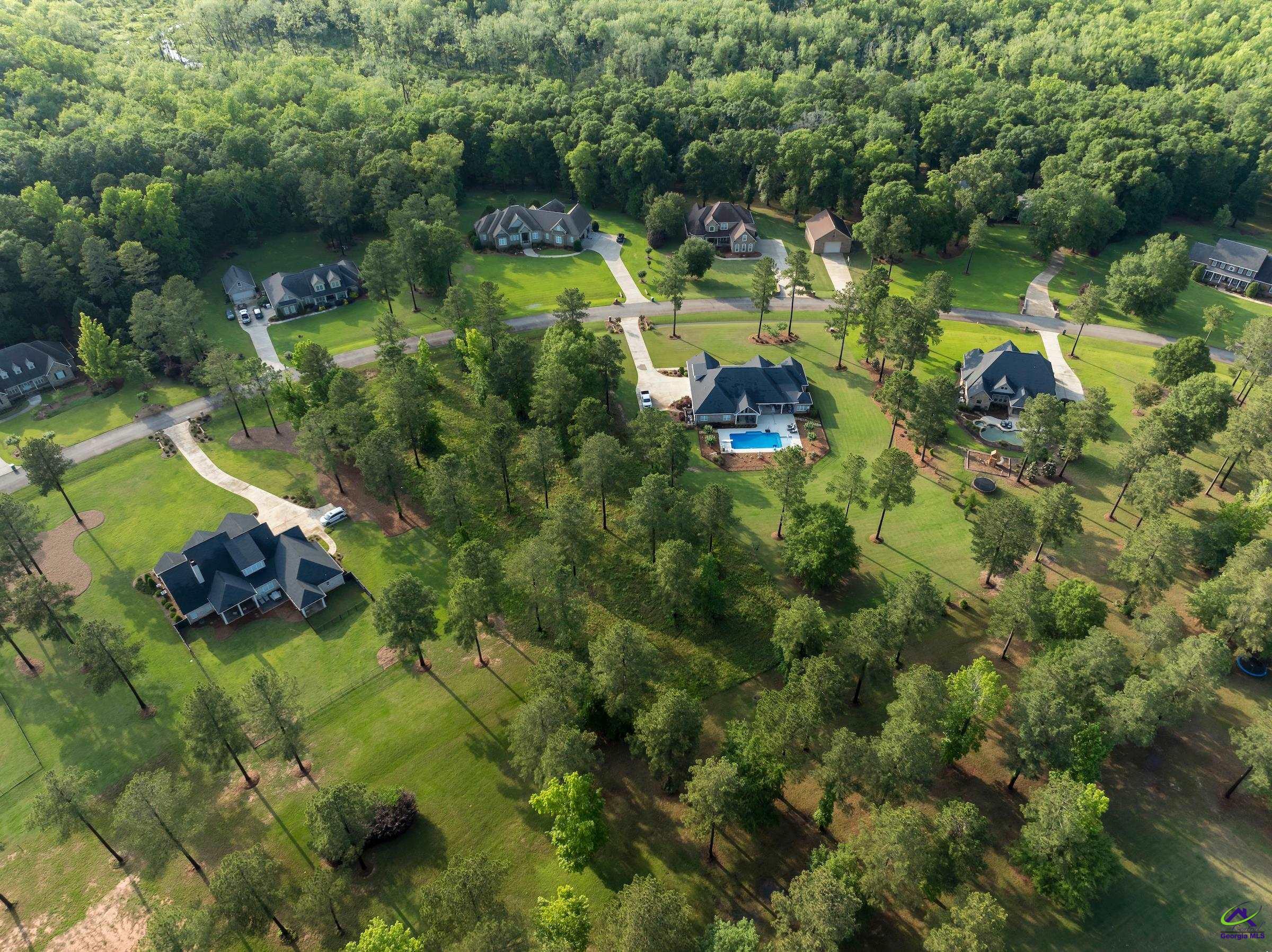 4031 Roundtop Circle