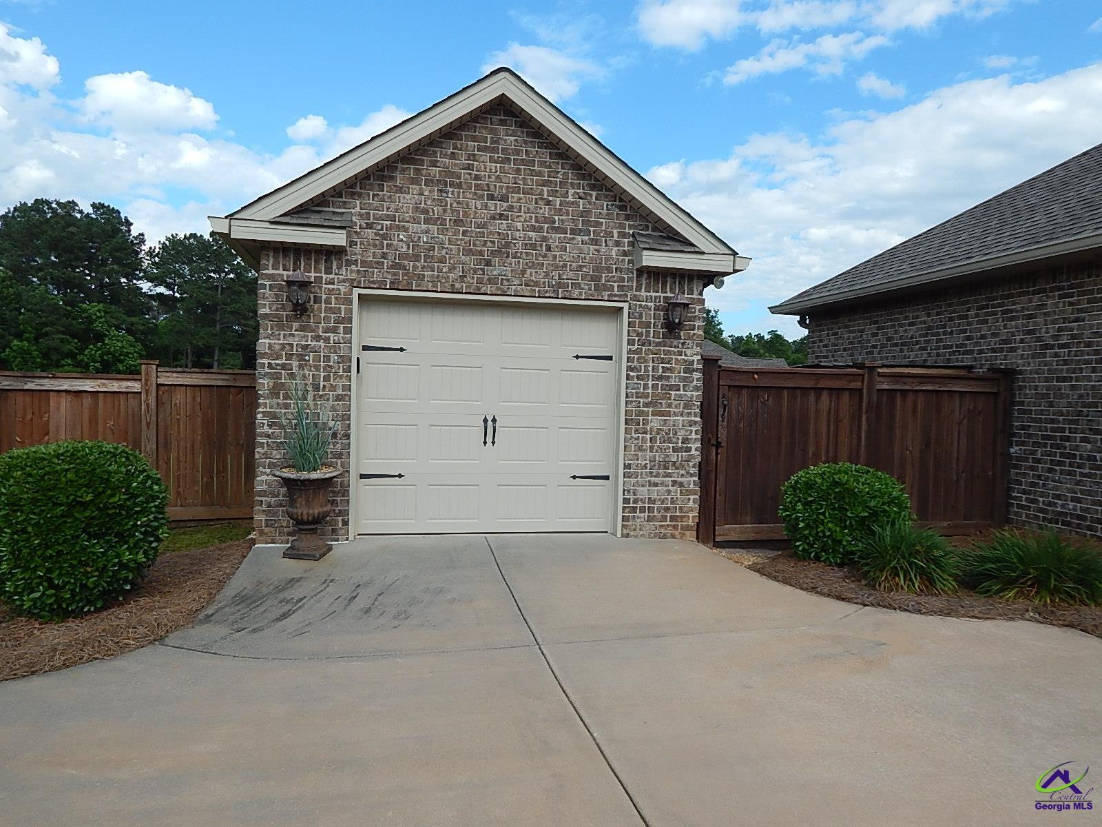 206 Tivoli Circle