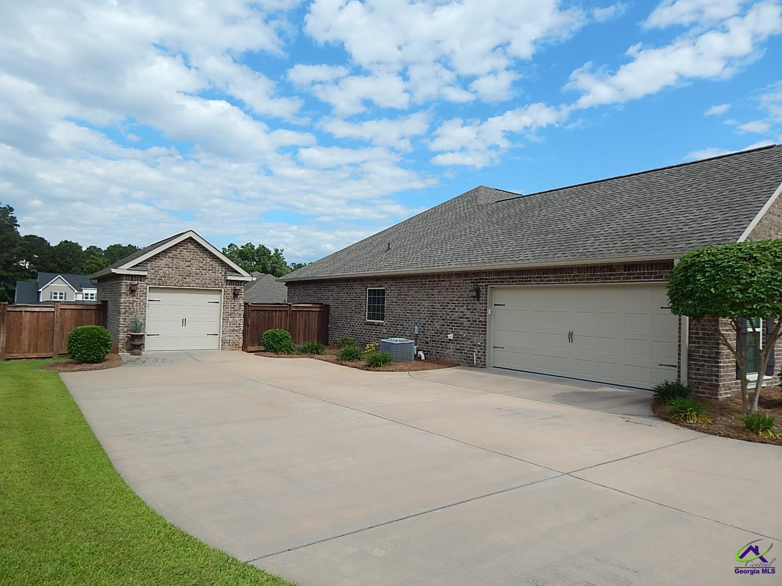 206 Tivoli Circle