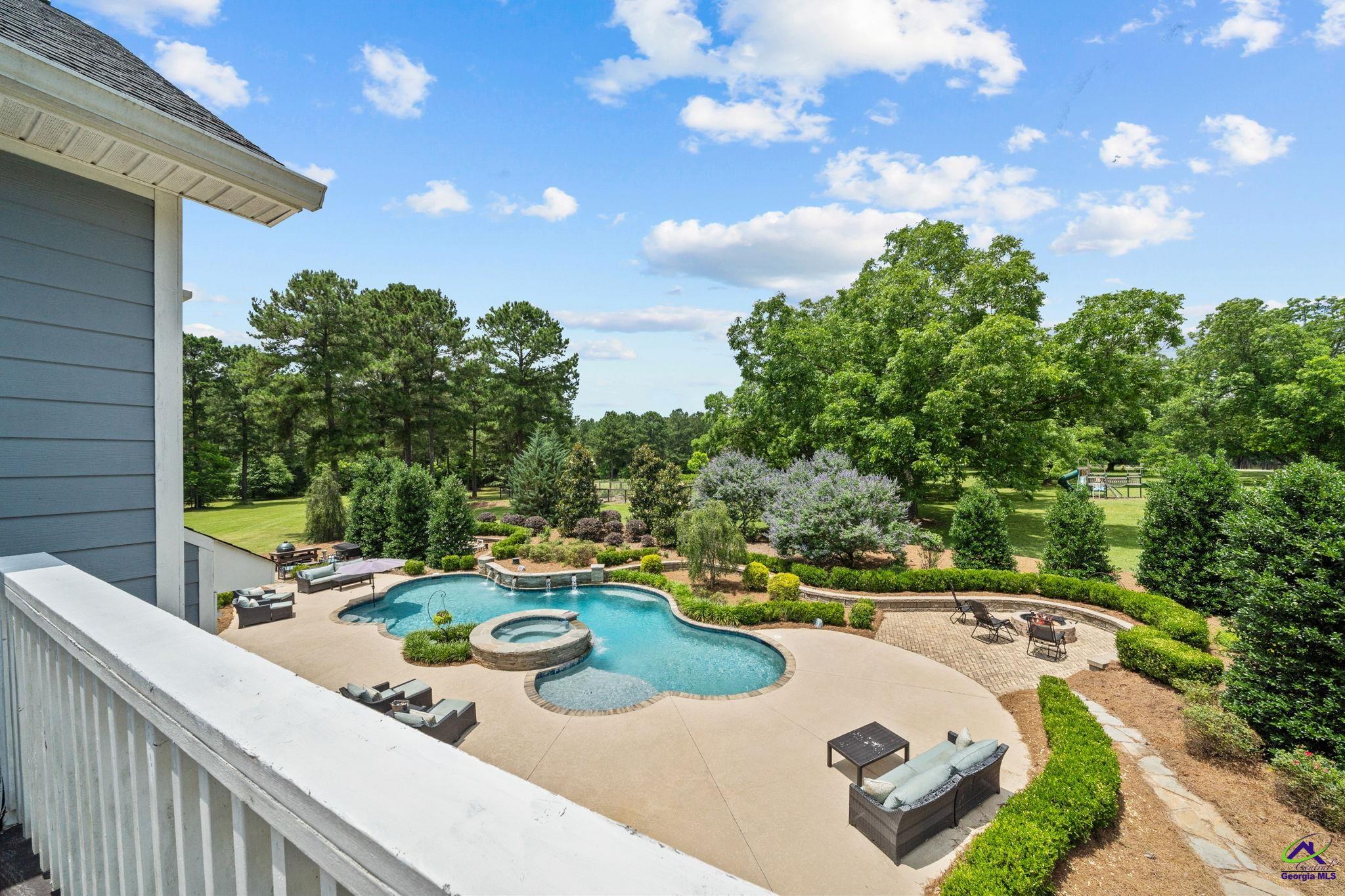 1015 Eagle Feather Trail