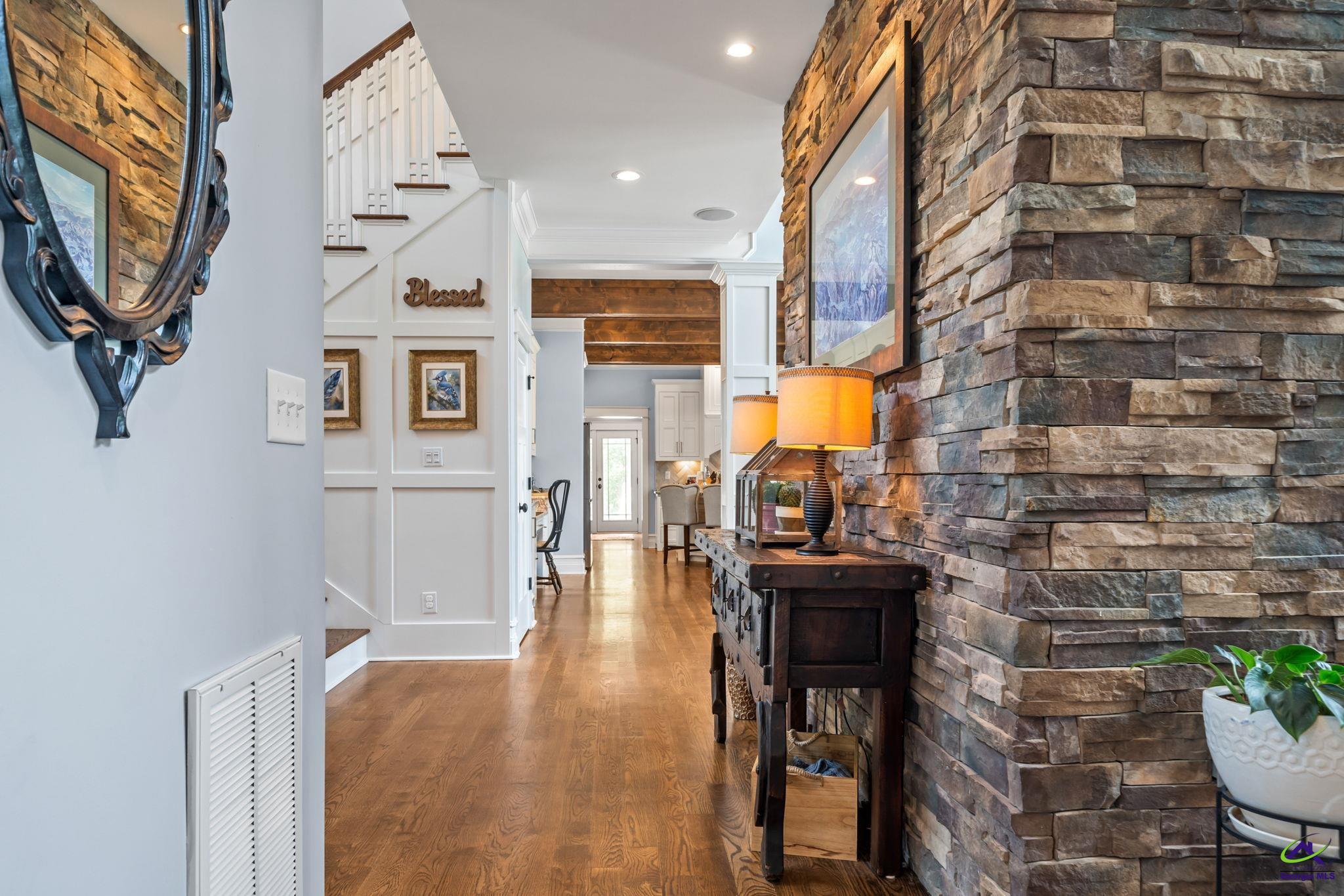 1015 Eagle Feather Trail