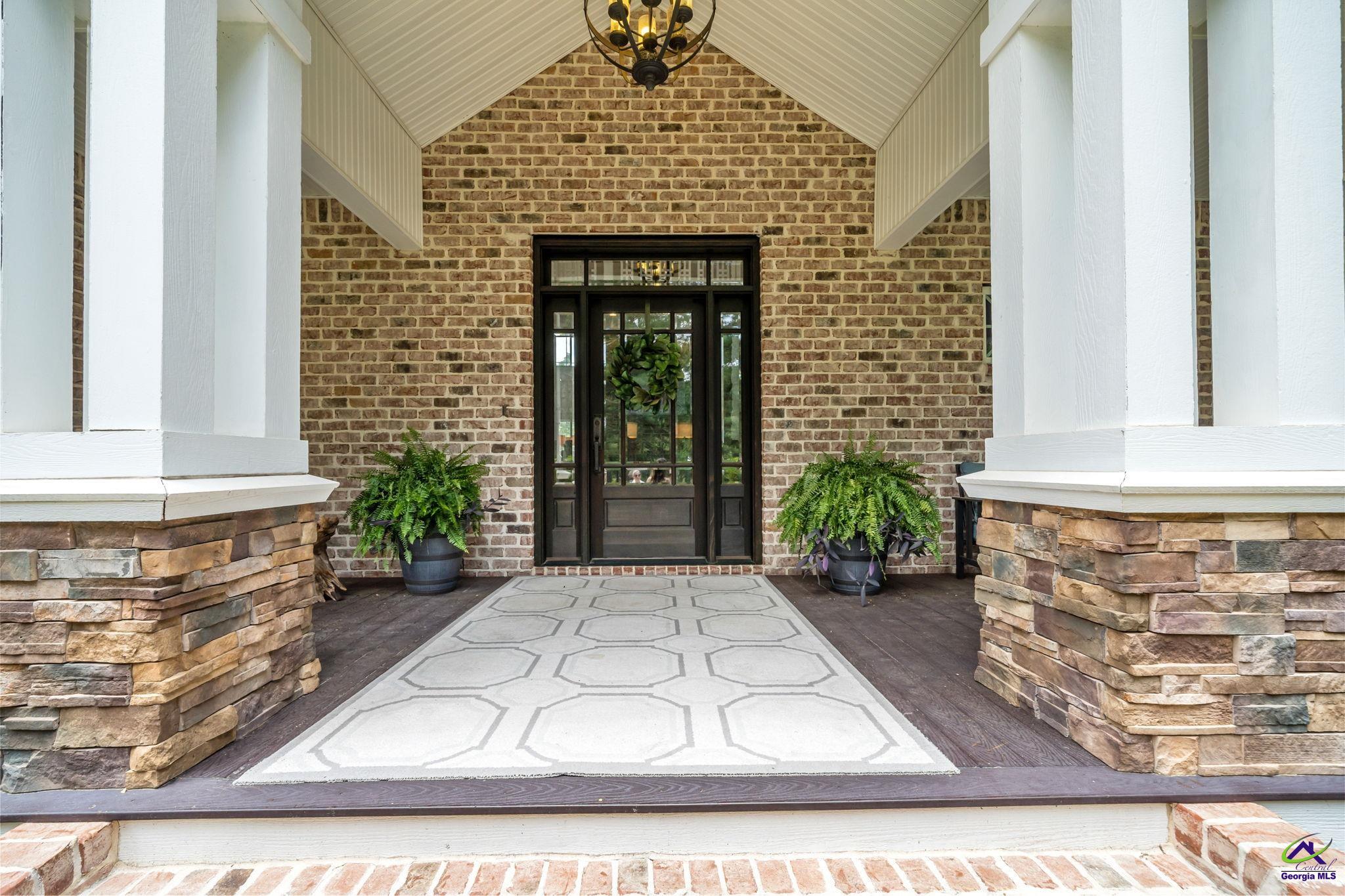 1015 Eagle Feather Trail