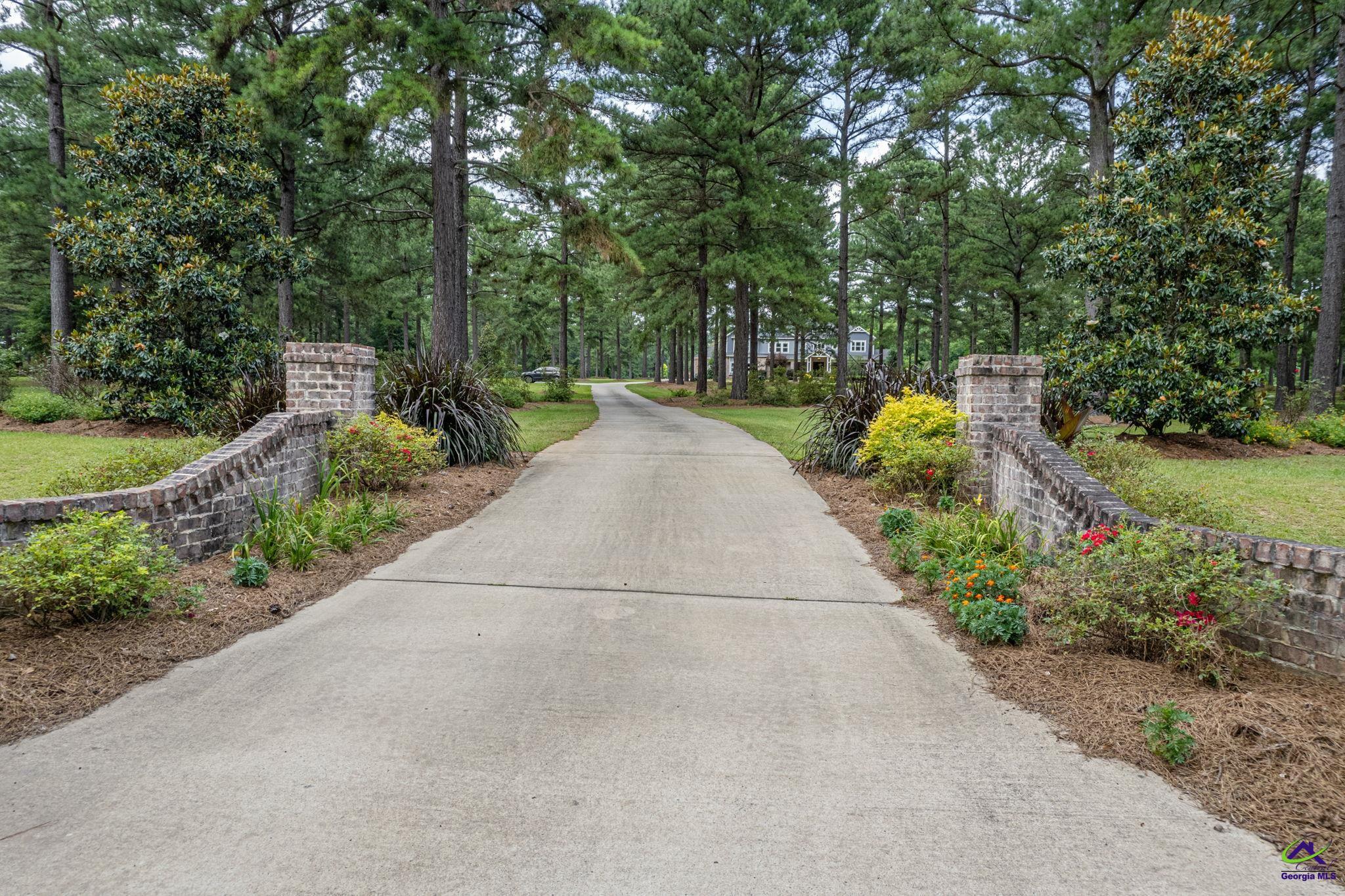 1015 Eagle Feather Trail