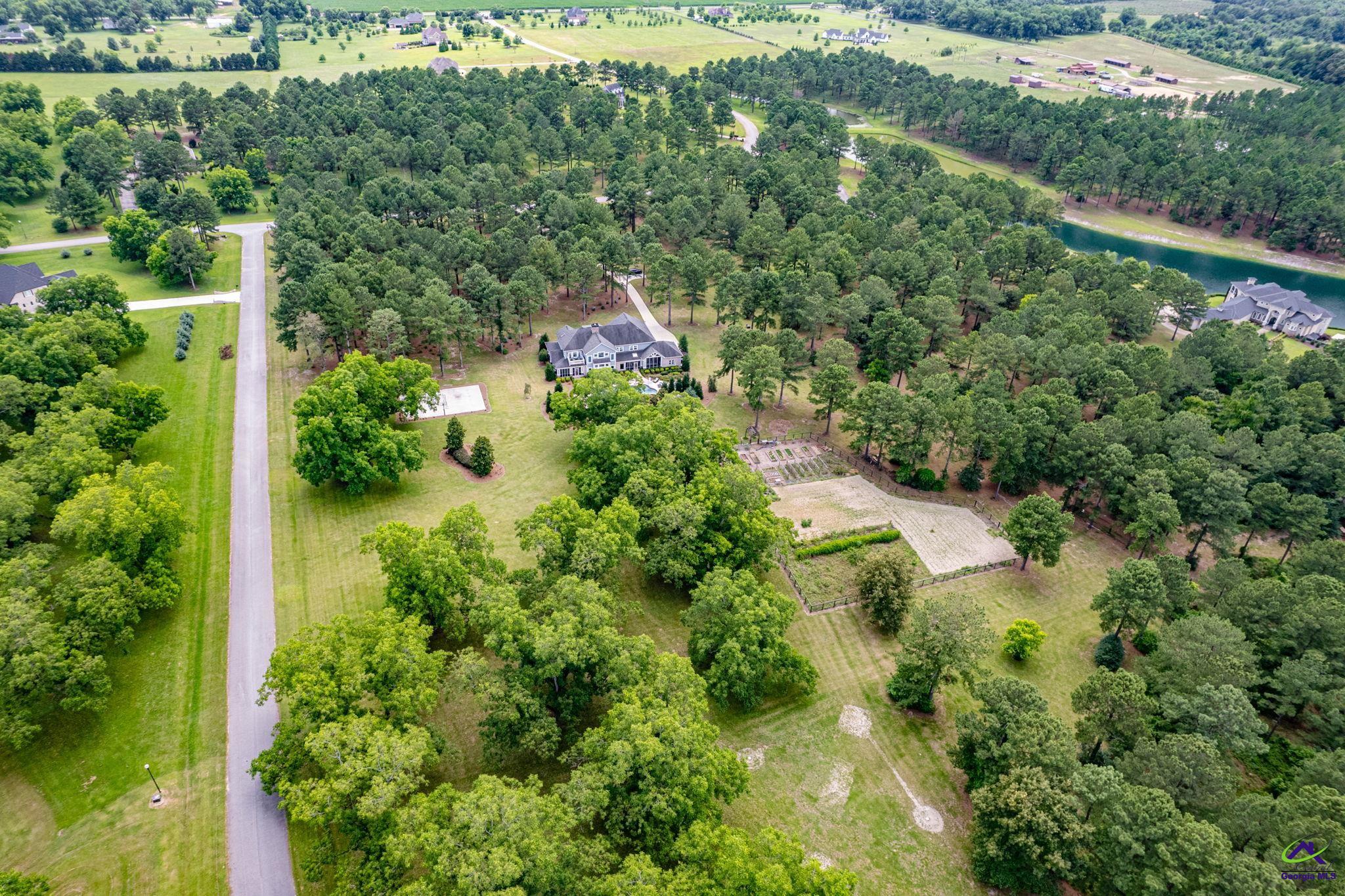 1015 Eagle Feather Trail