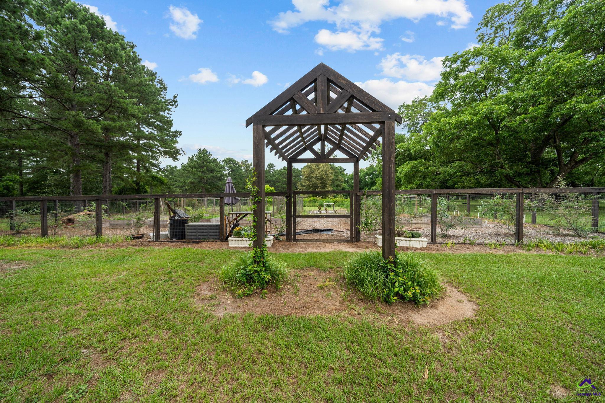 1015 Eagle Feather Trail