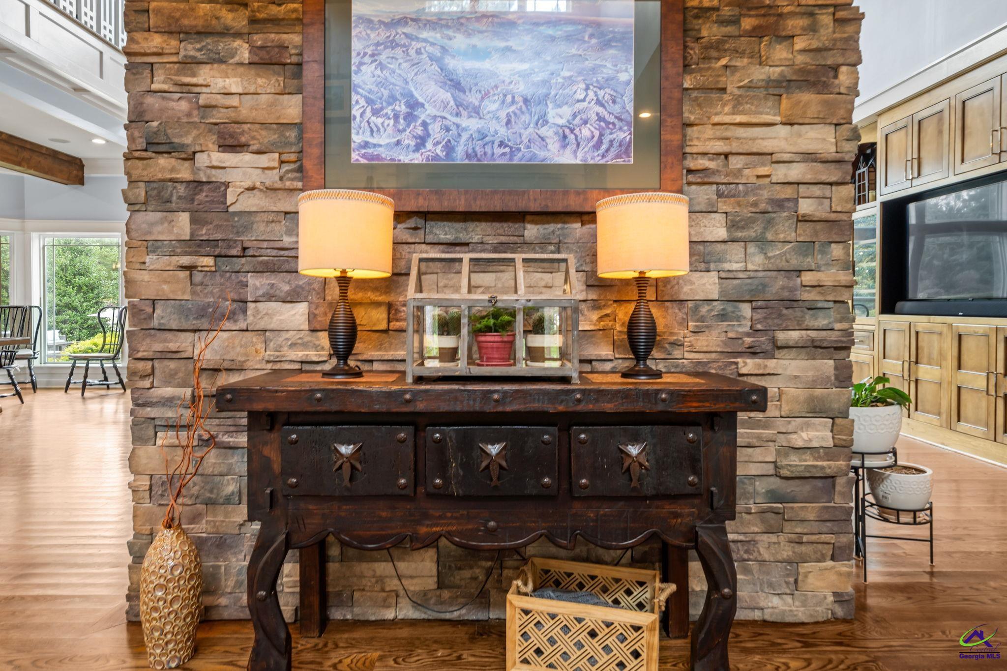 1015 Eagle Feather Trail