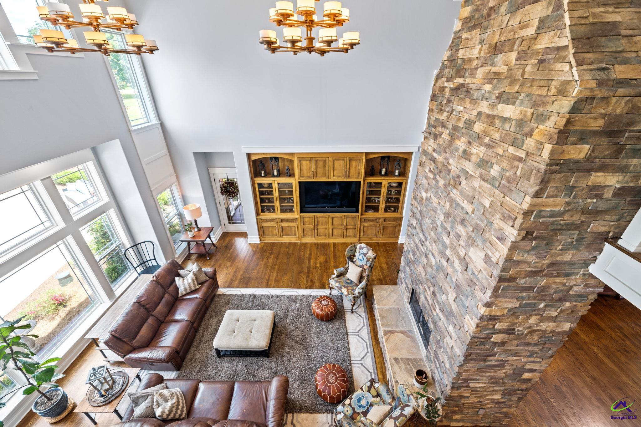 1015 Eagle Feather Trail